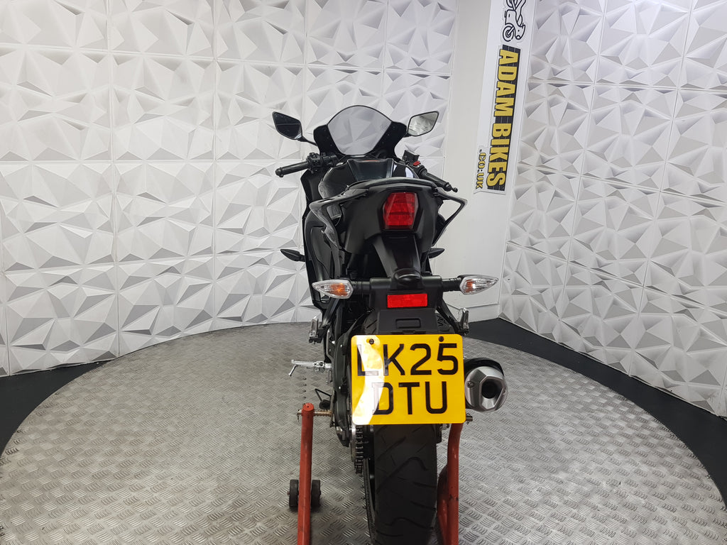 2025 YAMAHA YZF R125 ABS