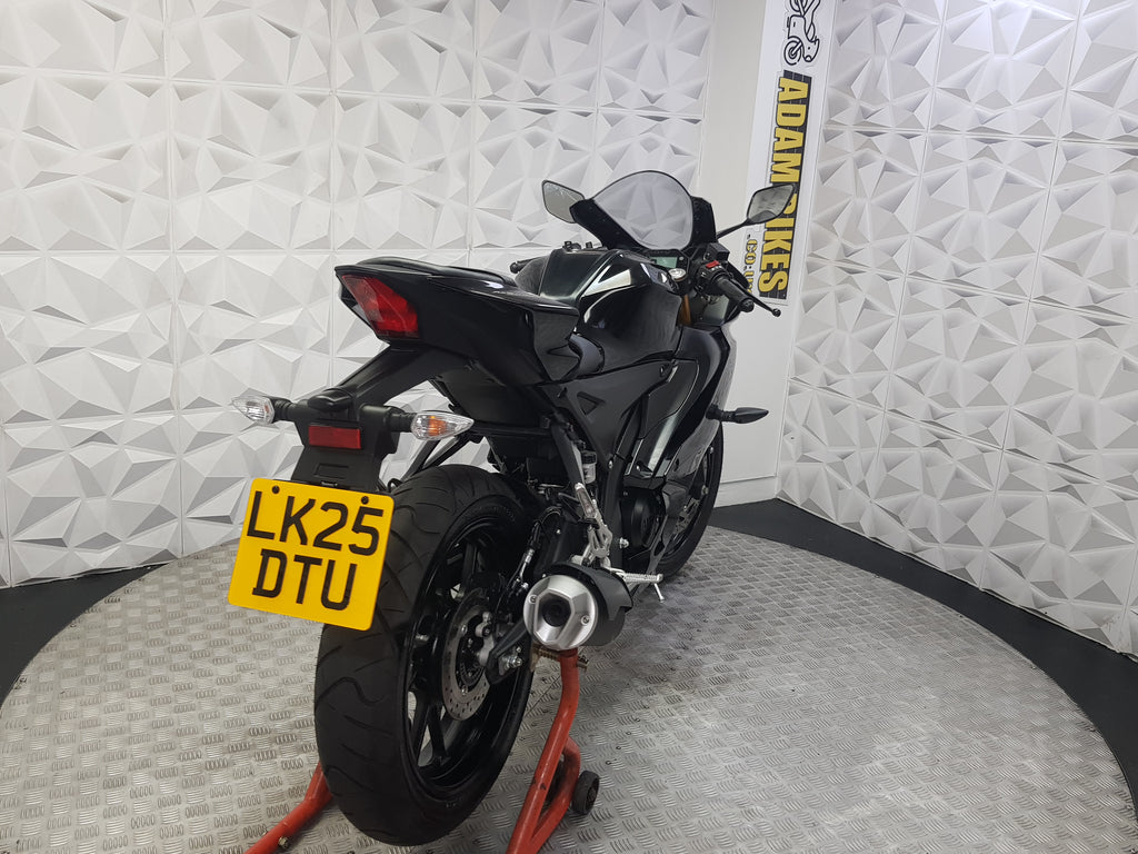 2025 YAMAHA YZF R125 ABS