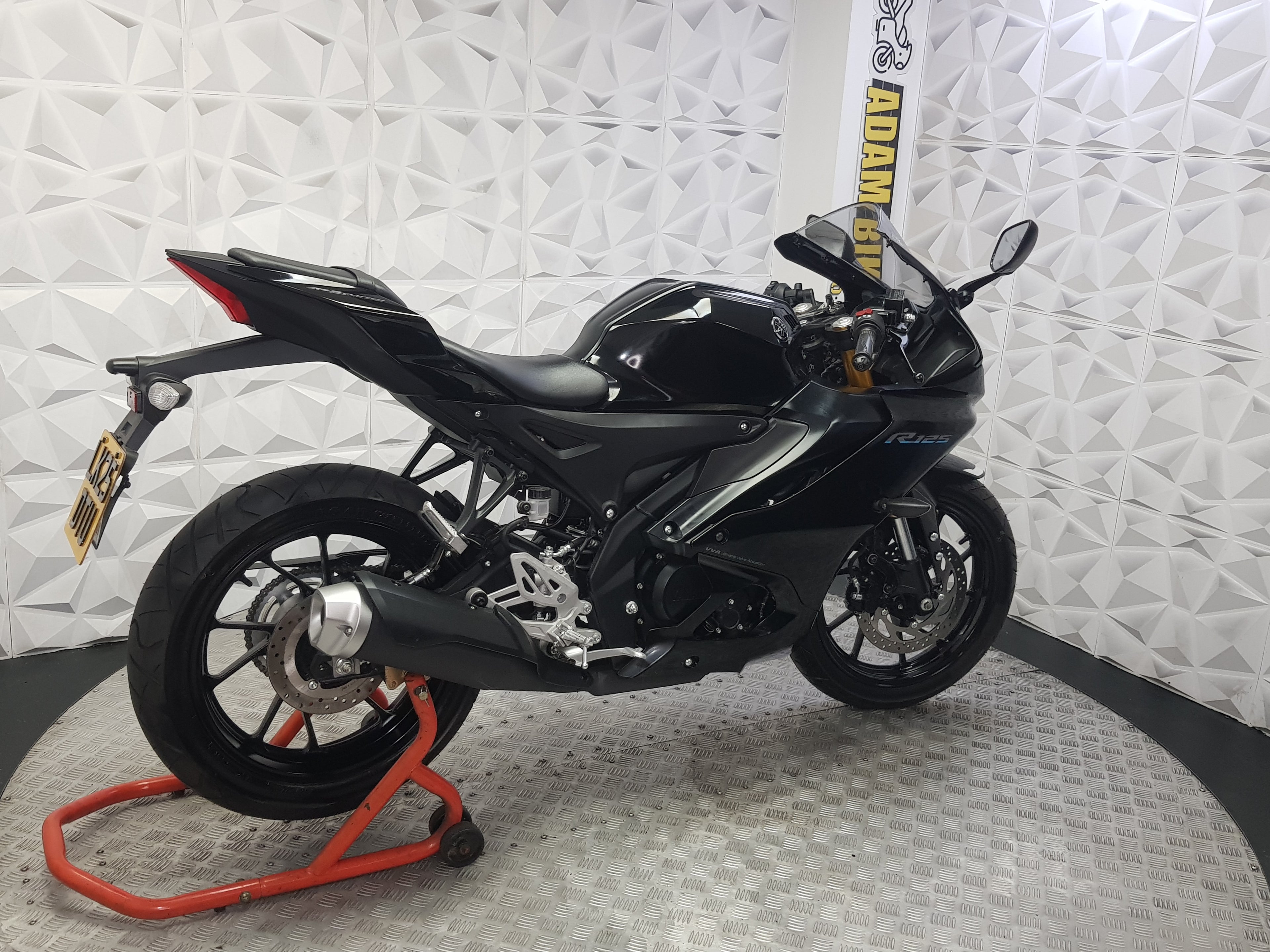 2025 YAMAHA YZF R125 ABS