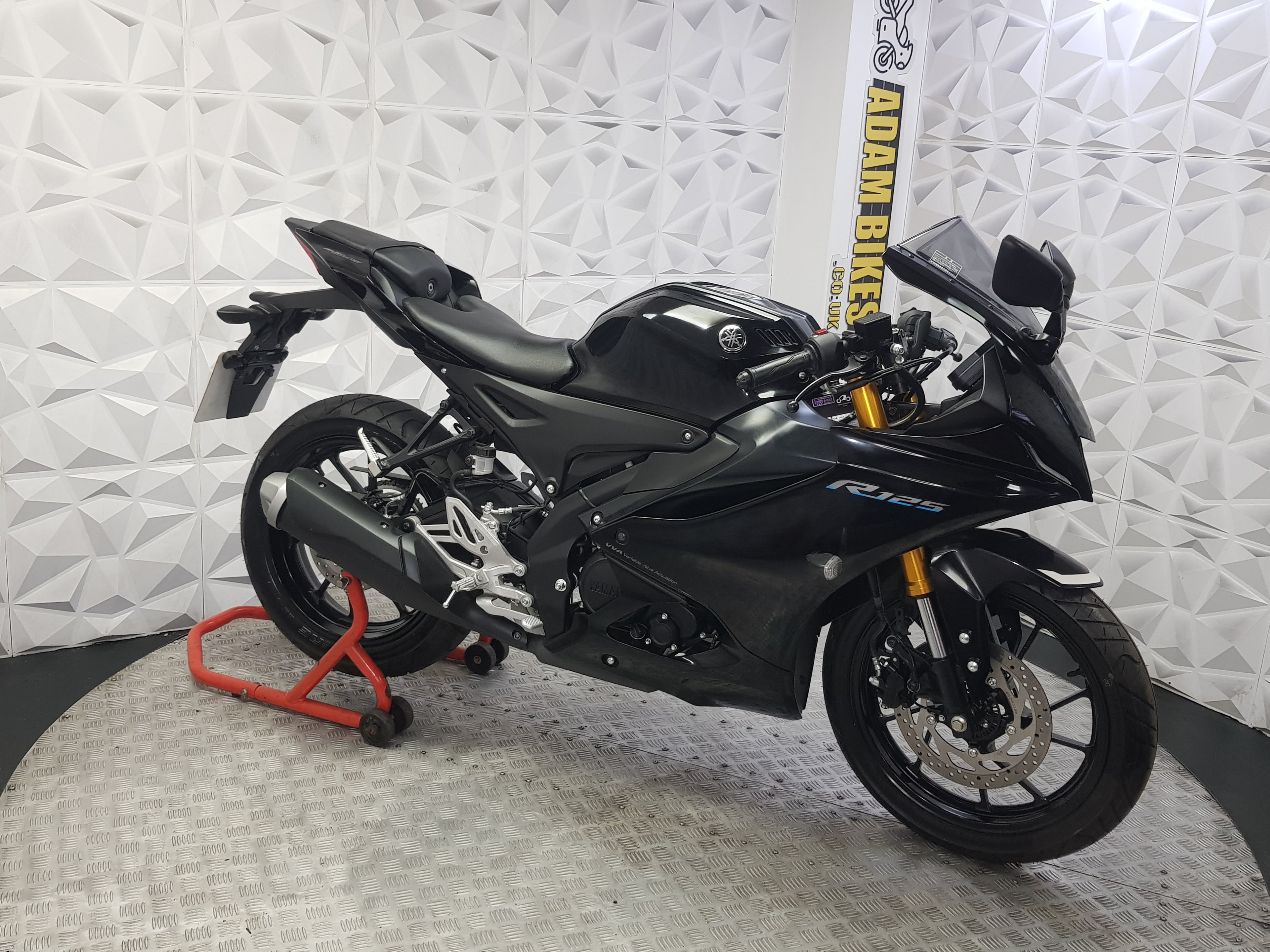2025 YAMAHA YZF R125 ABS