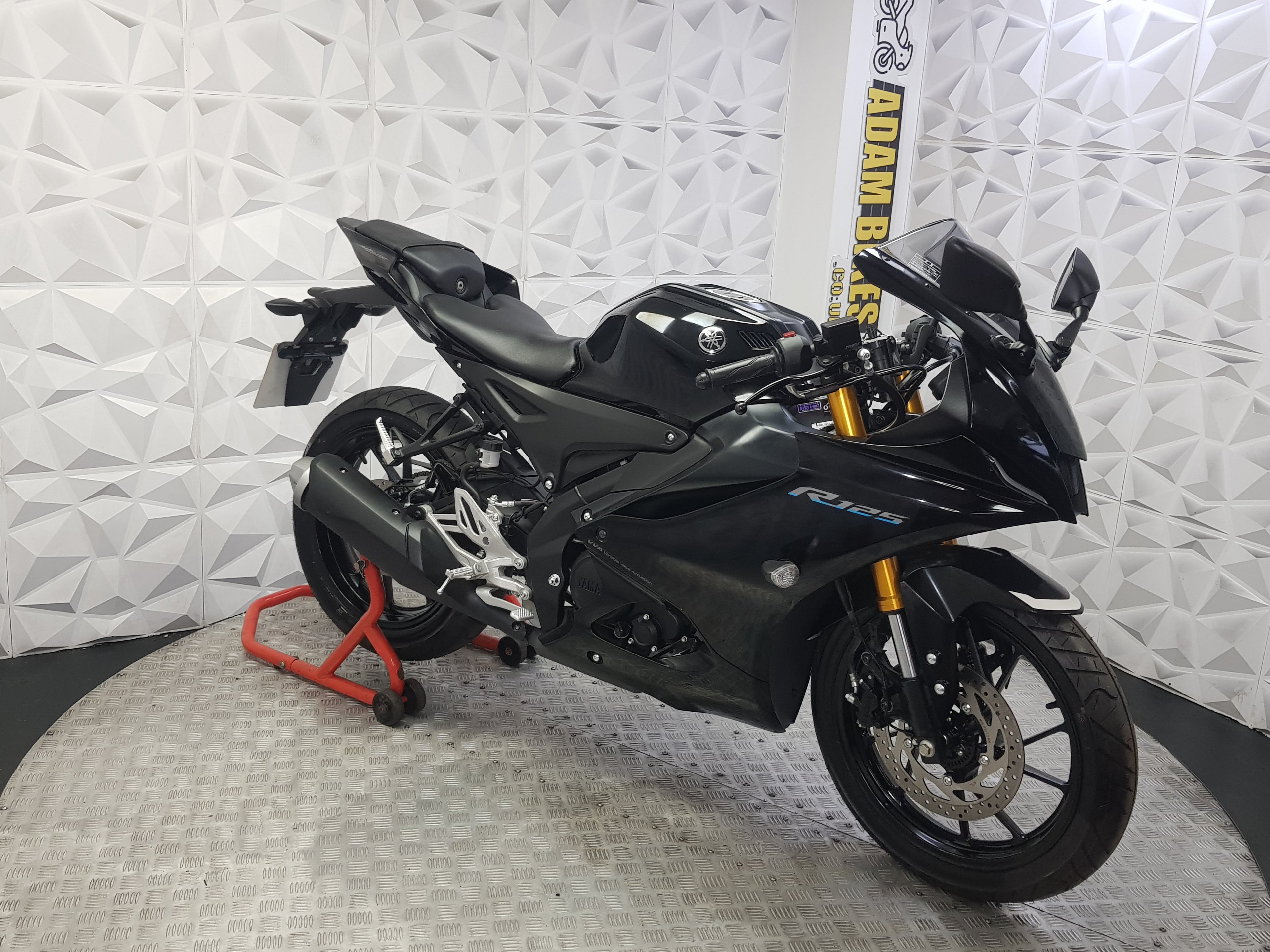 2025 YAMAHA YZF R125 ABS