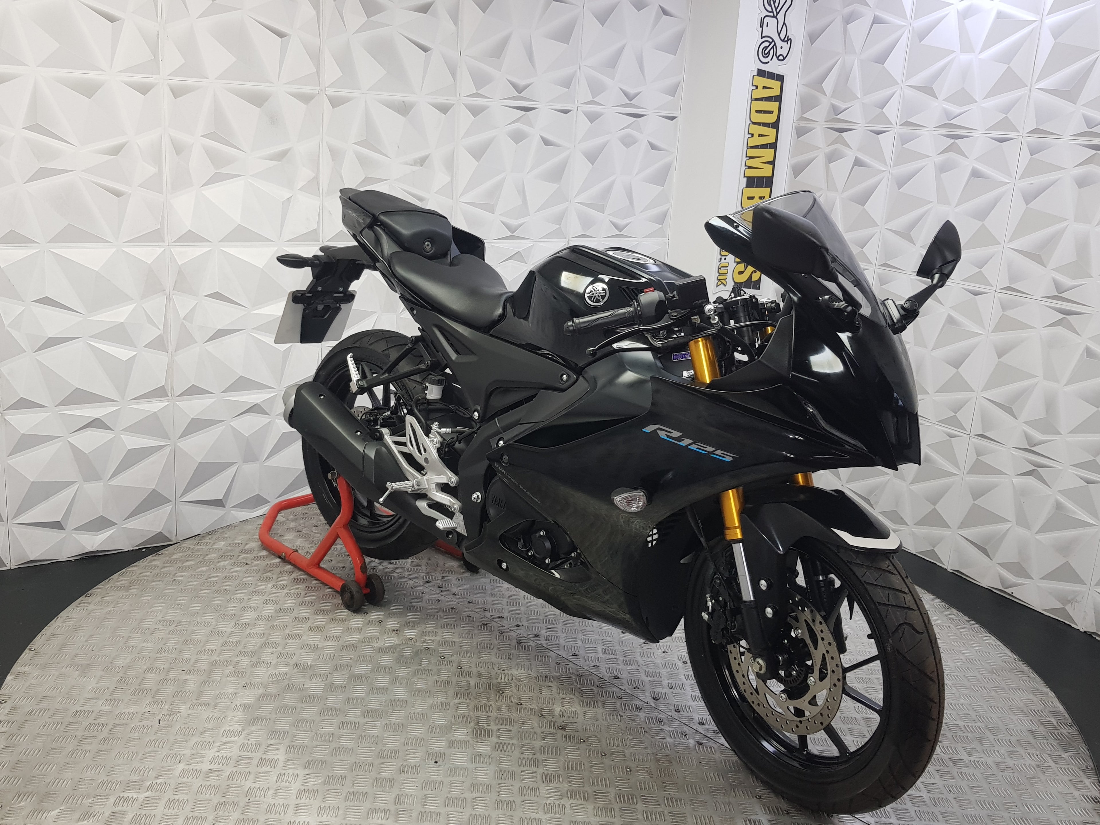 2025 YAMAHA YZF R125 ABS