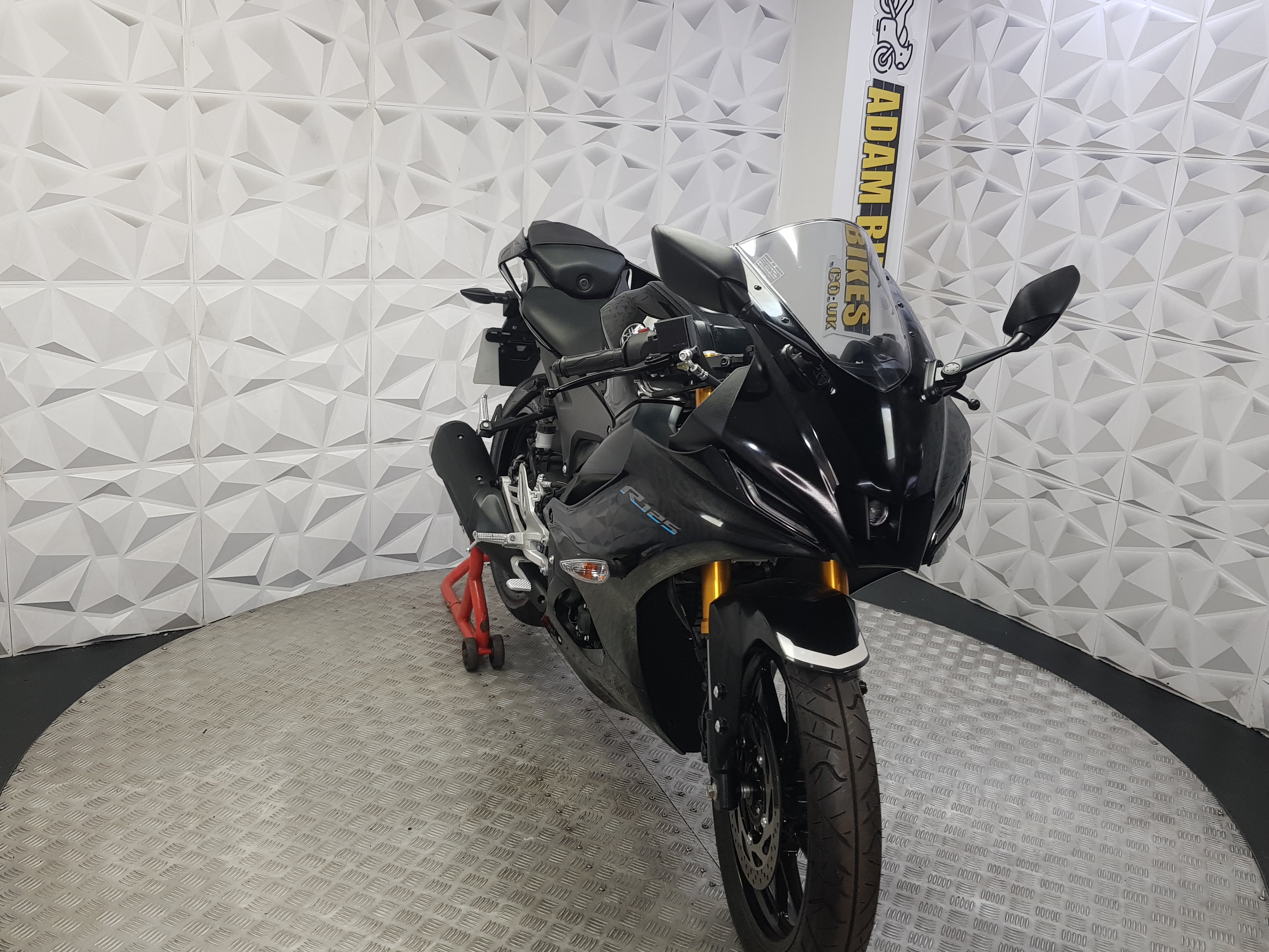 2025 YAMAHA YZF R125 ABS
