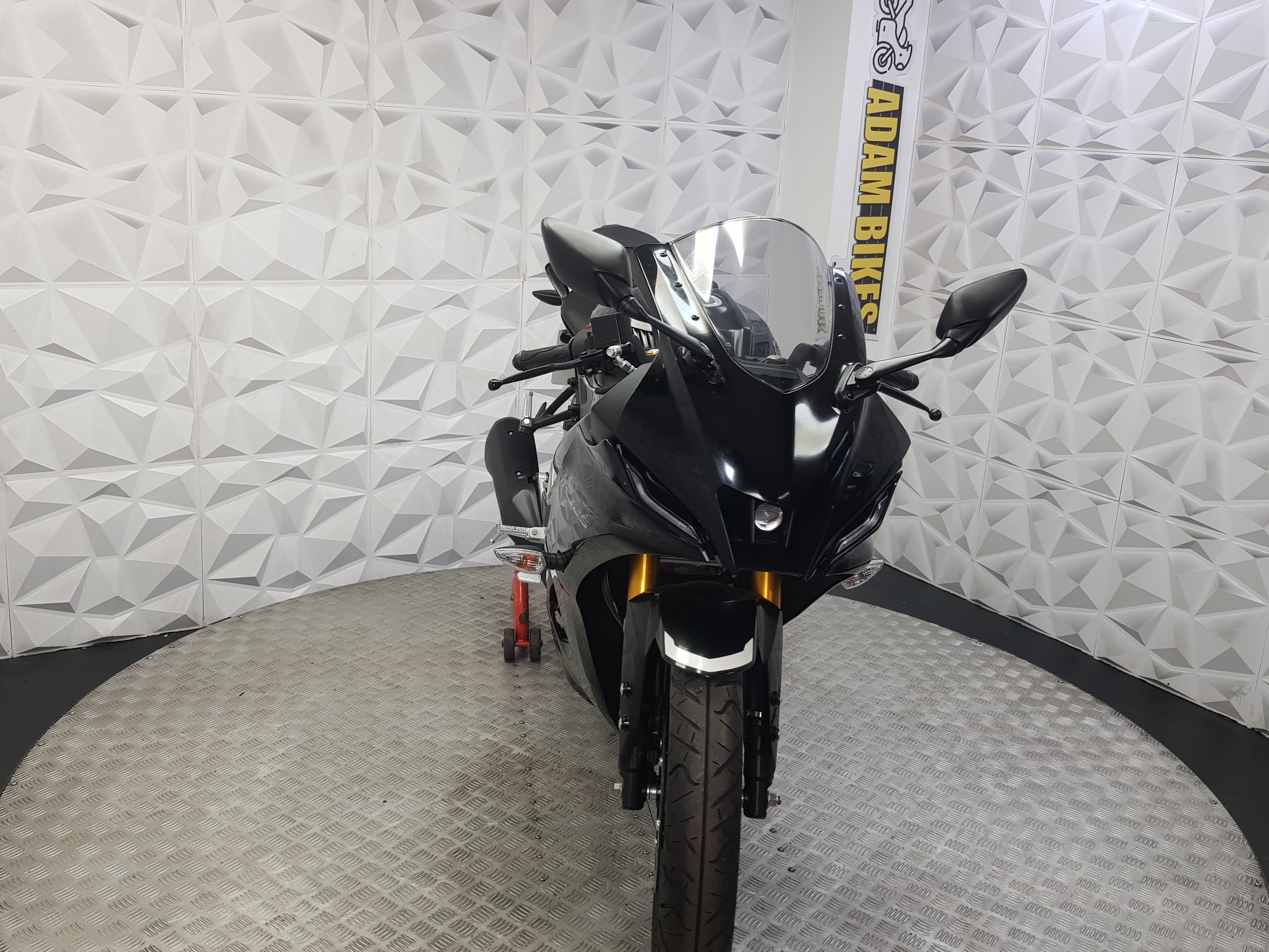 2025 YAMAHA YZF R125 ABS