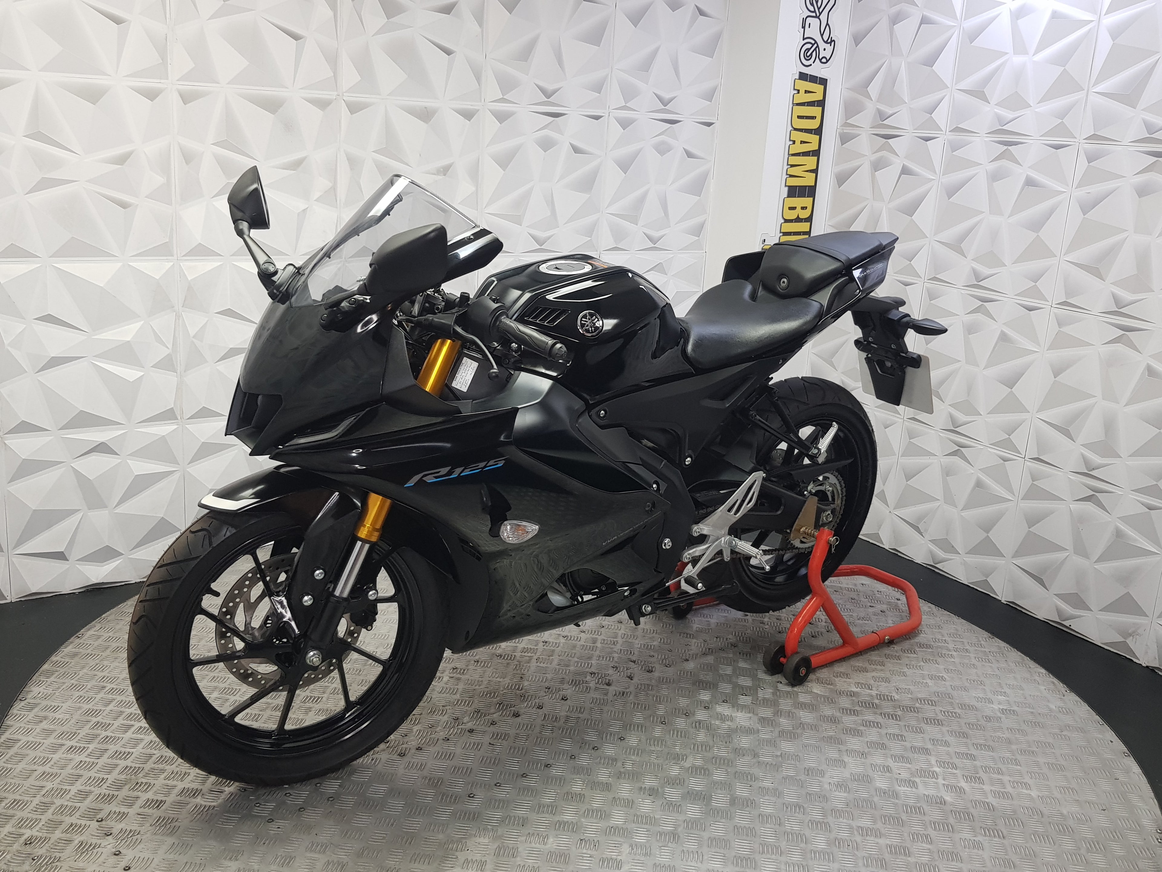 2025 YAMAHA YZF R125 ABS