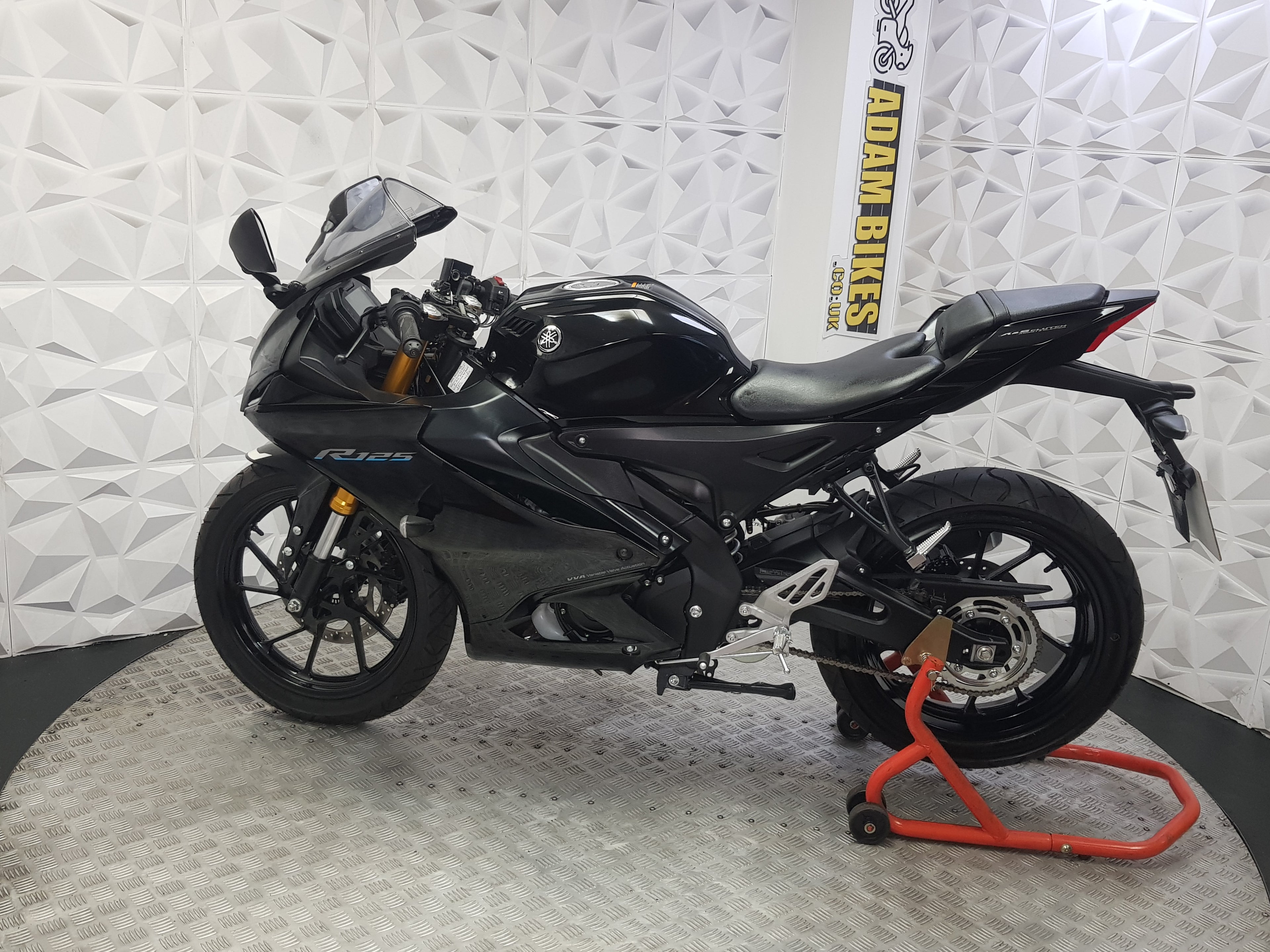 2025 YAMAHA YZF R125 ABS