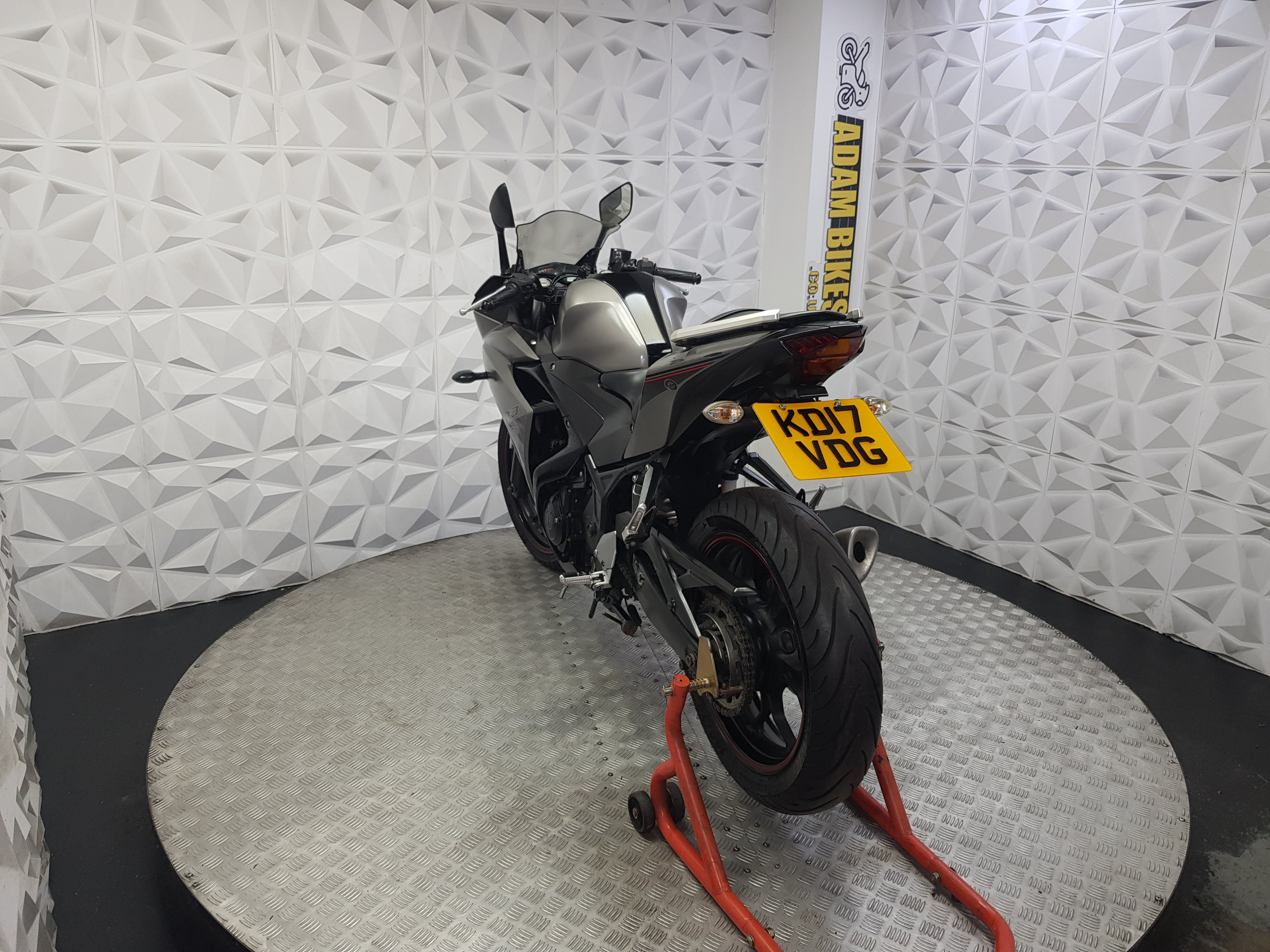 2017 YAMAHA R3 ABS