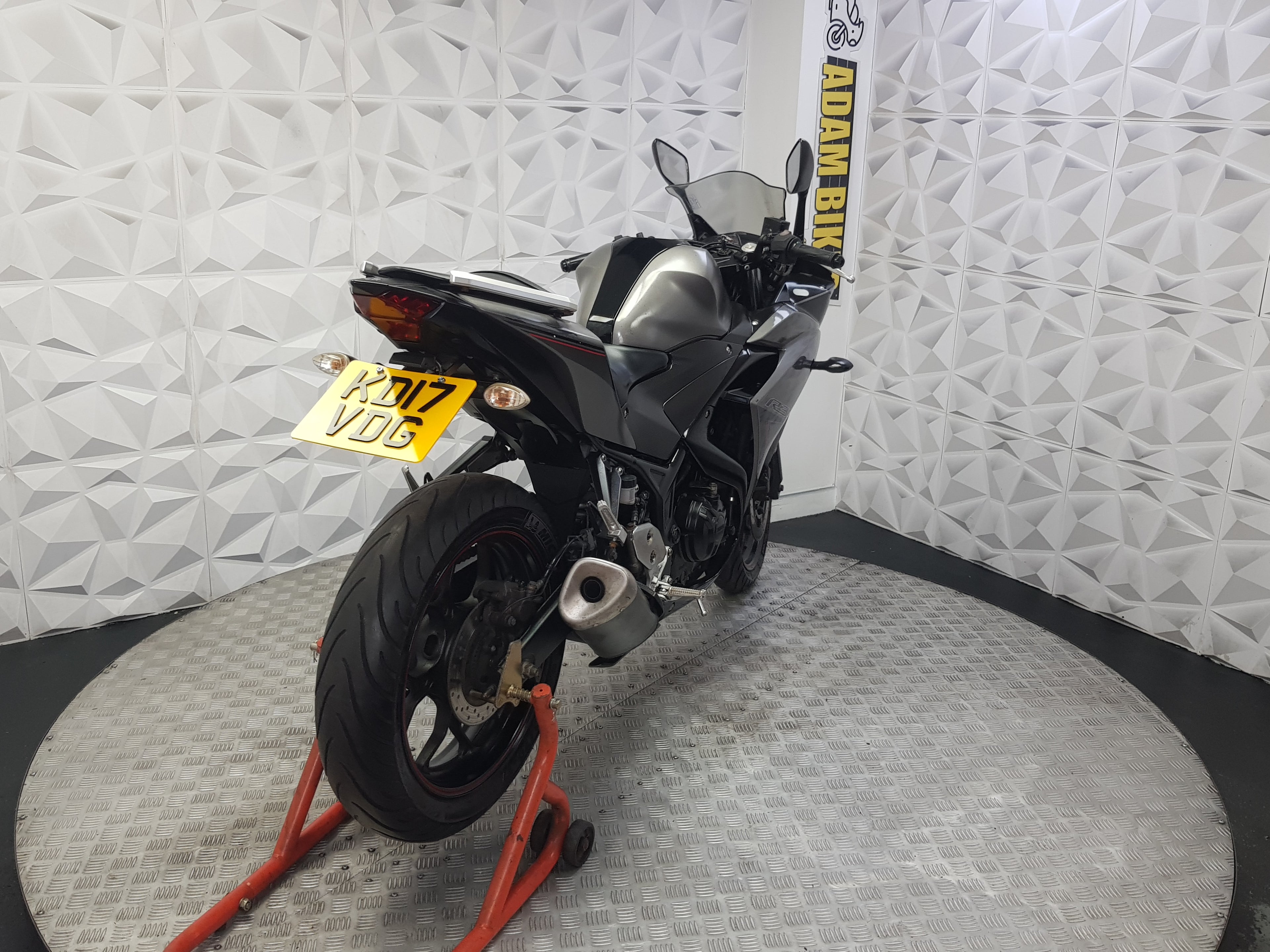 2017 YAMAHA R3 ABS