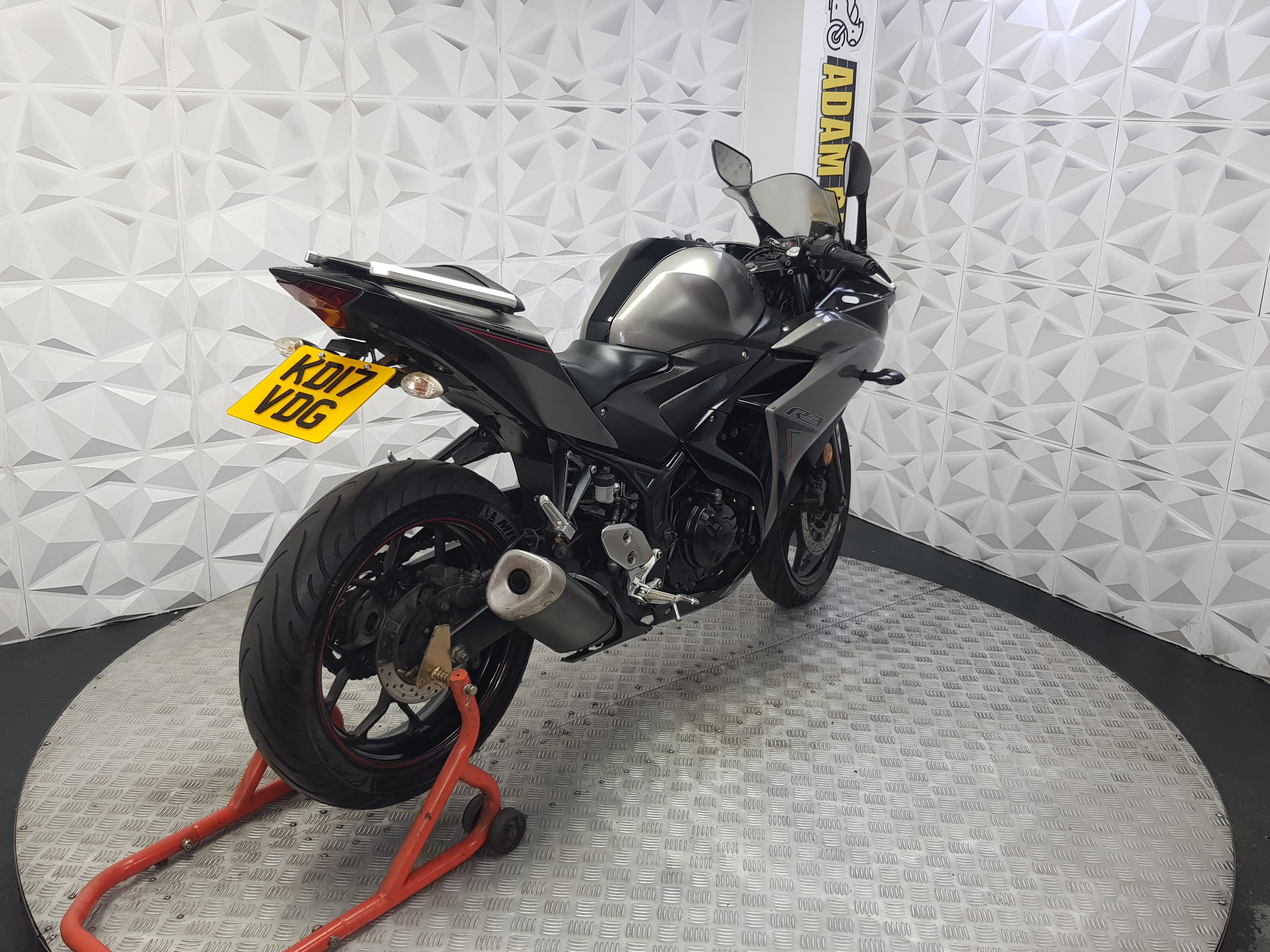 2017 YAMAHA R3 ABS