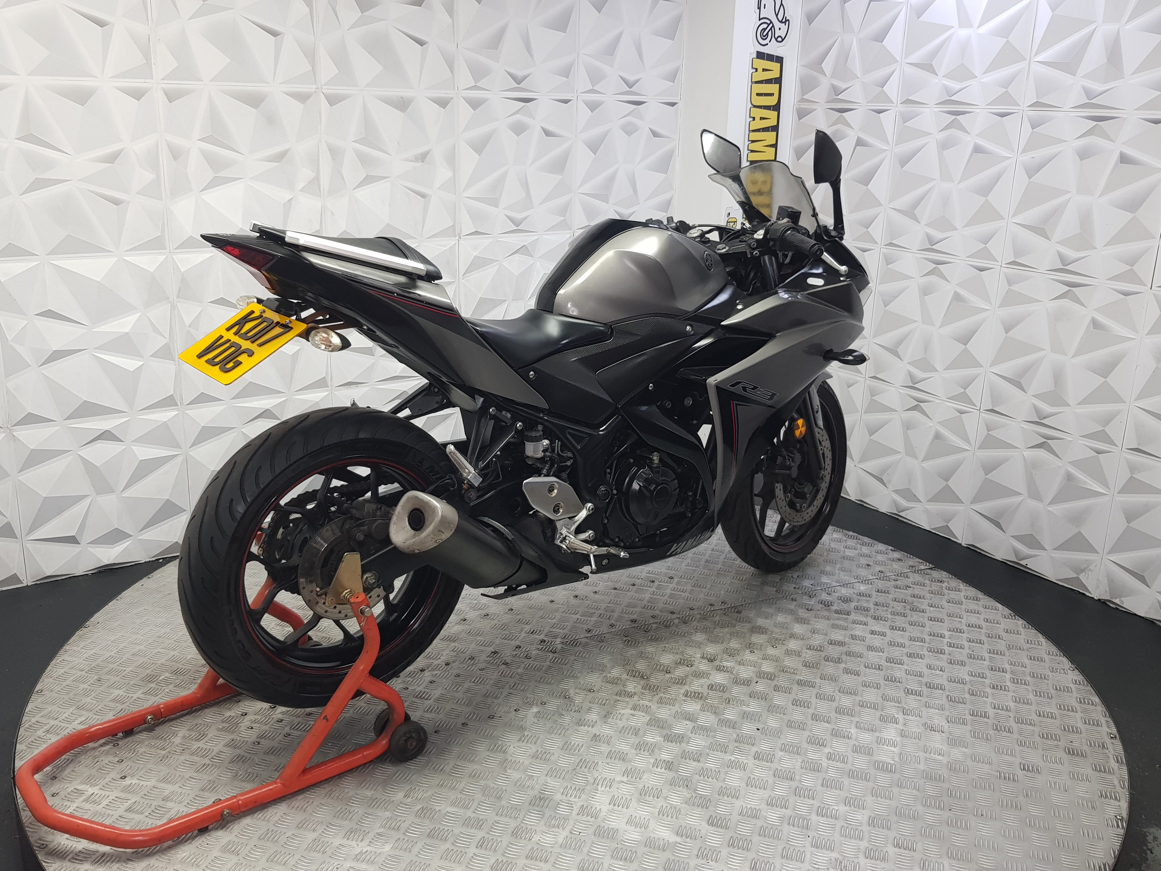 2017 YAMAHA R3 ABS