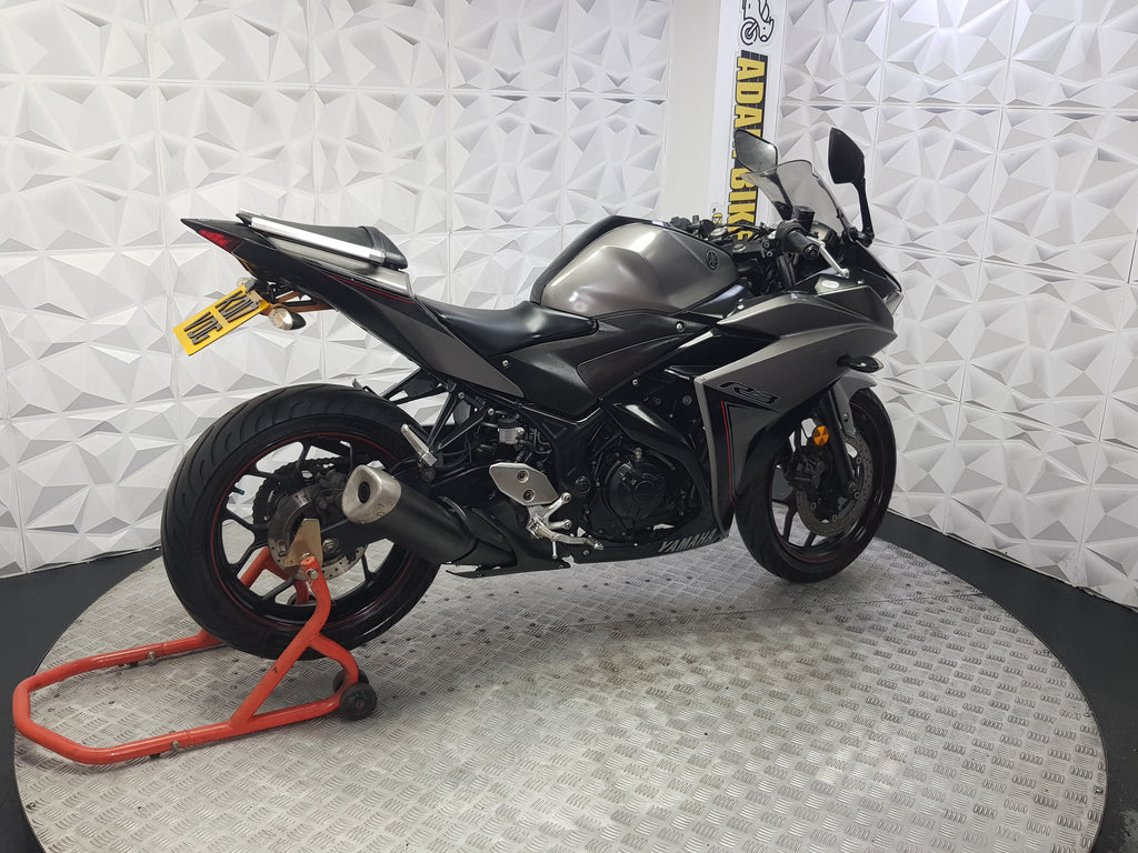 2017 YAMAHA R3 ABS