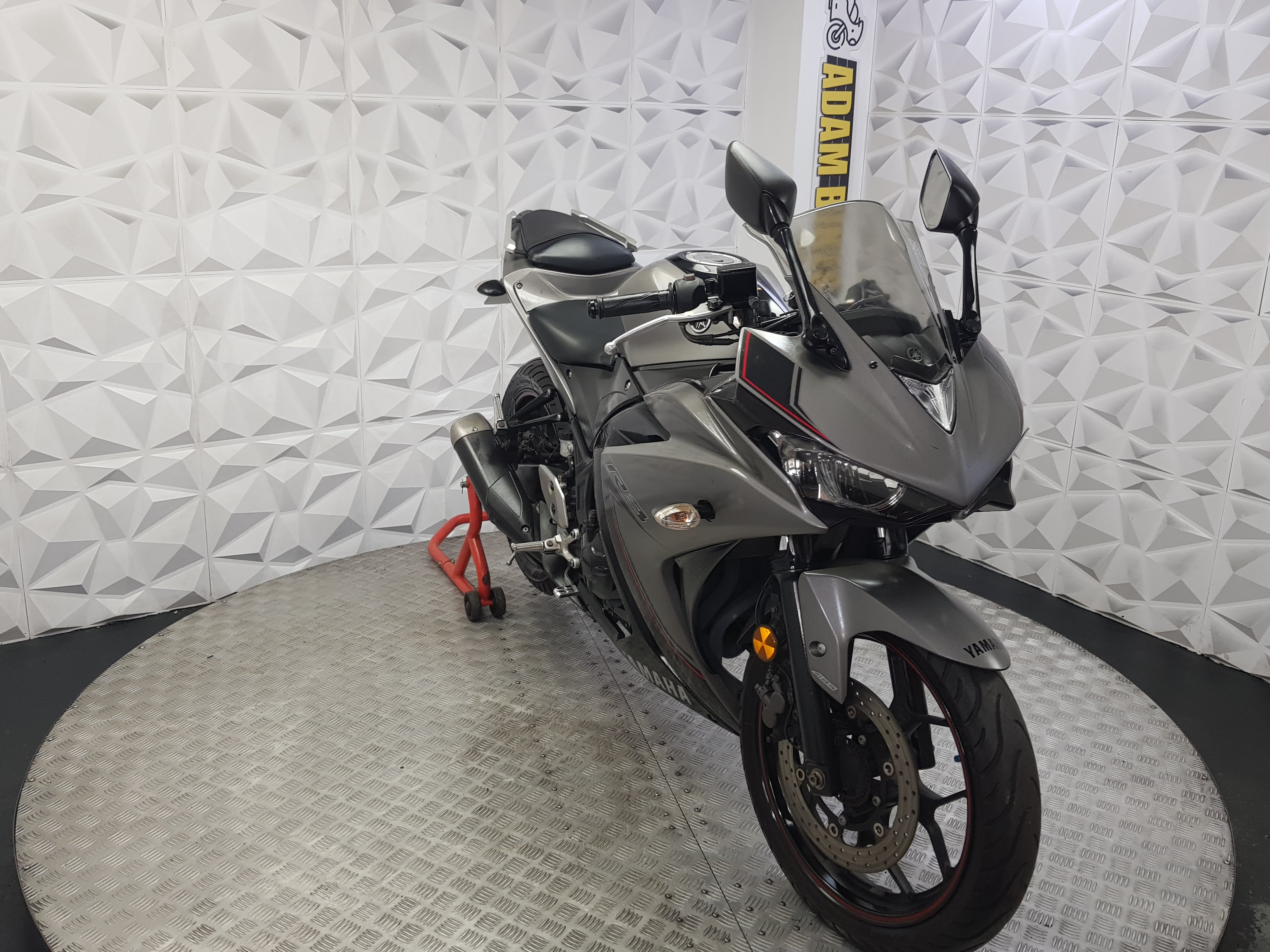 2017 YAMAHA R3 ABS