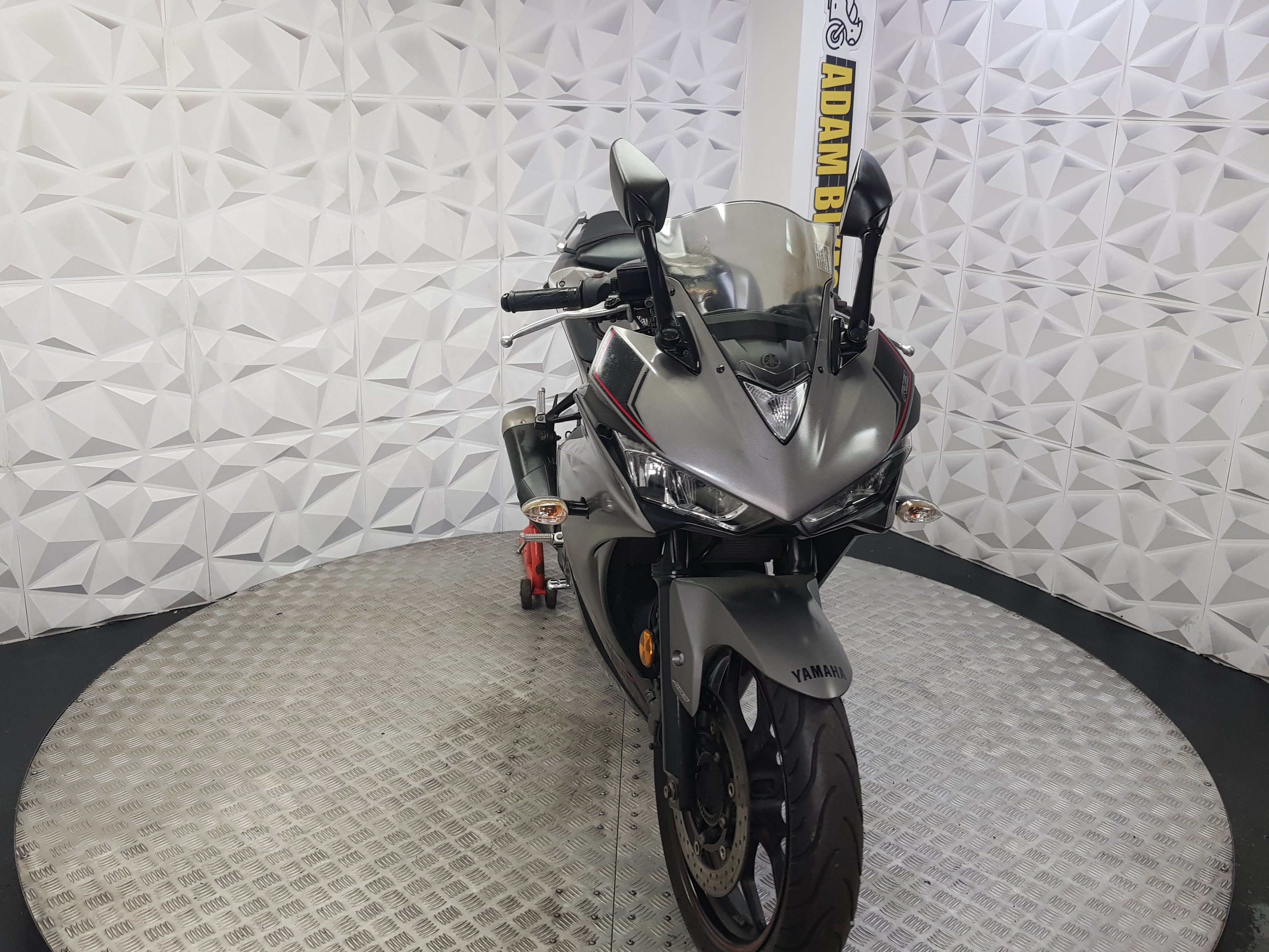 2017 YAMAHA R3 ABS