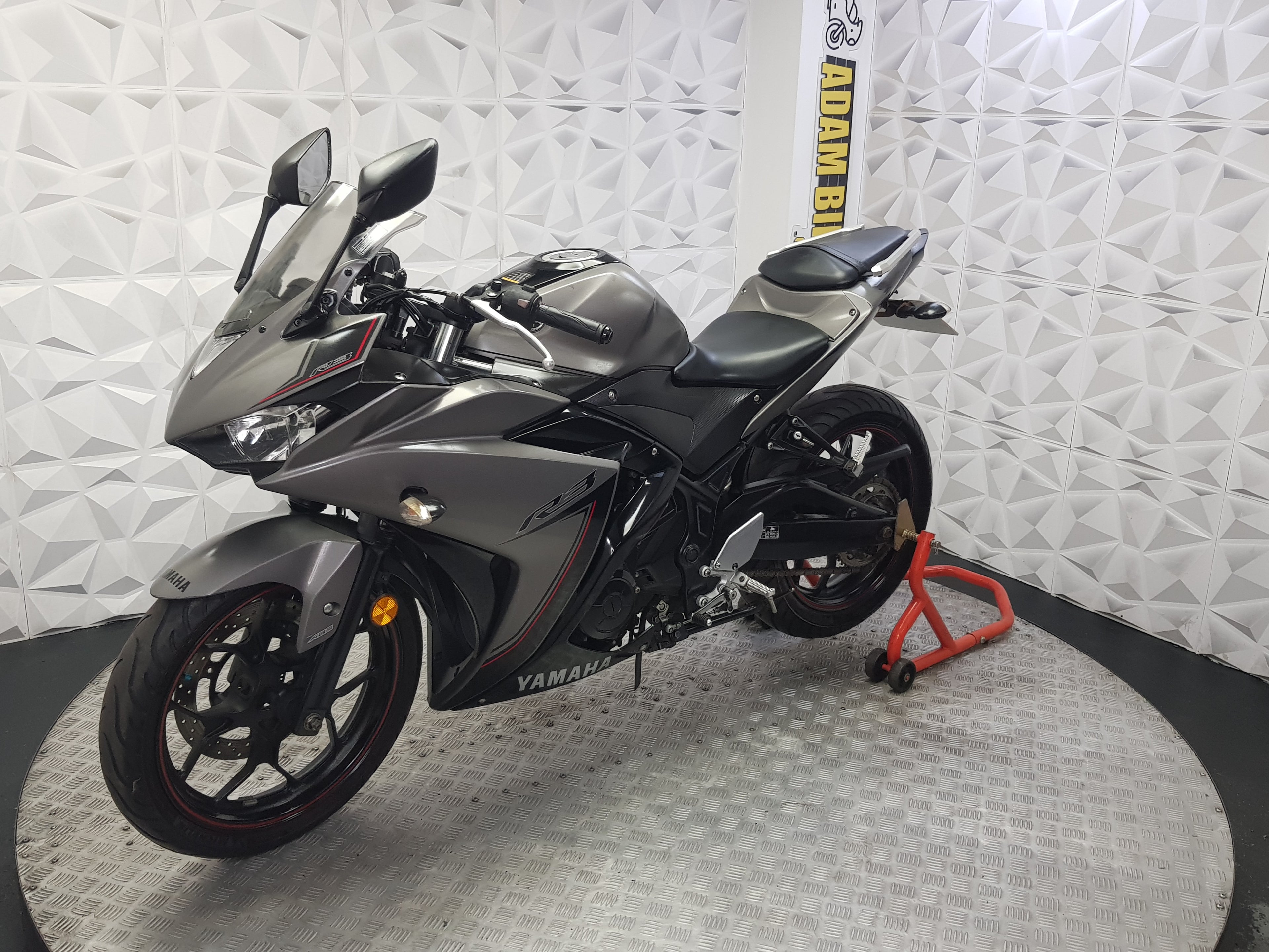 2017 YAMAHA R3 ABS