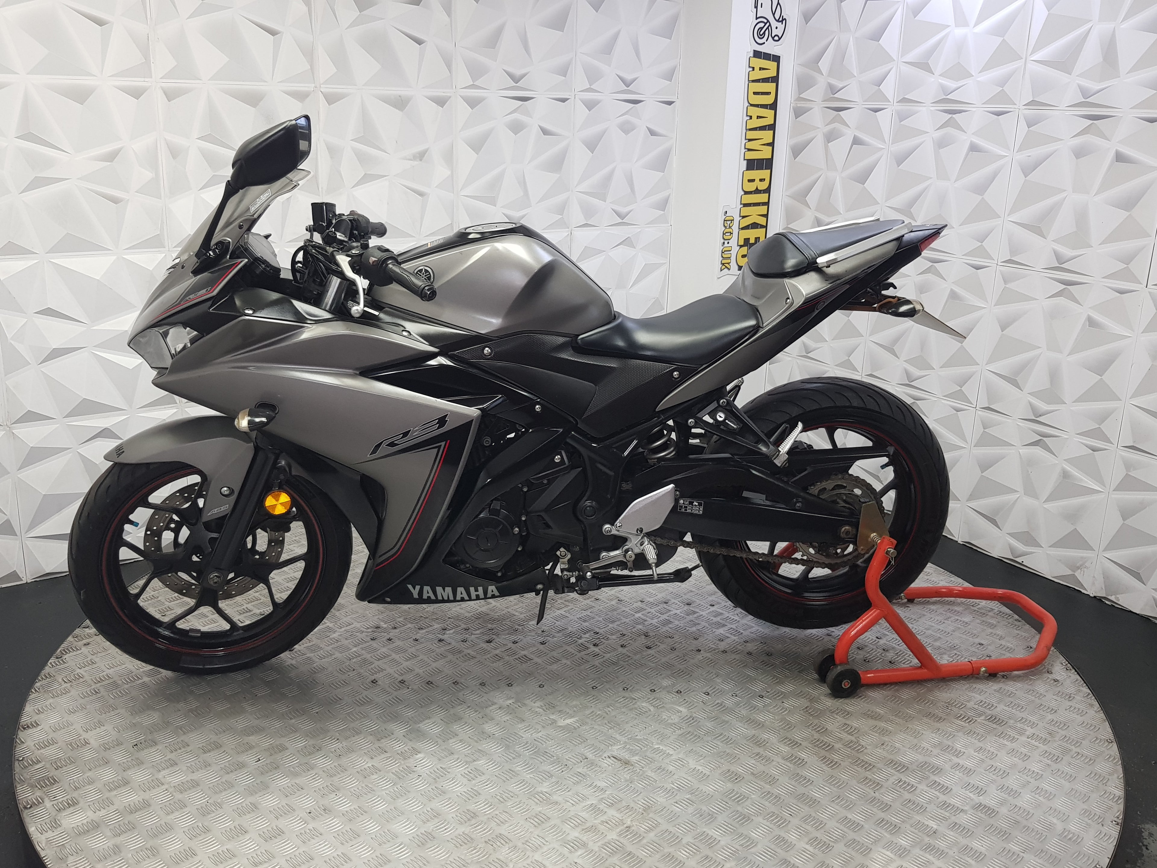 2017 YAMAHA R3 ABS