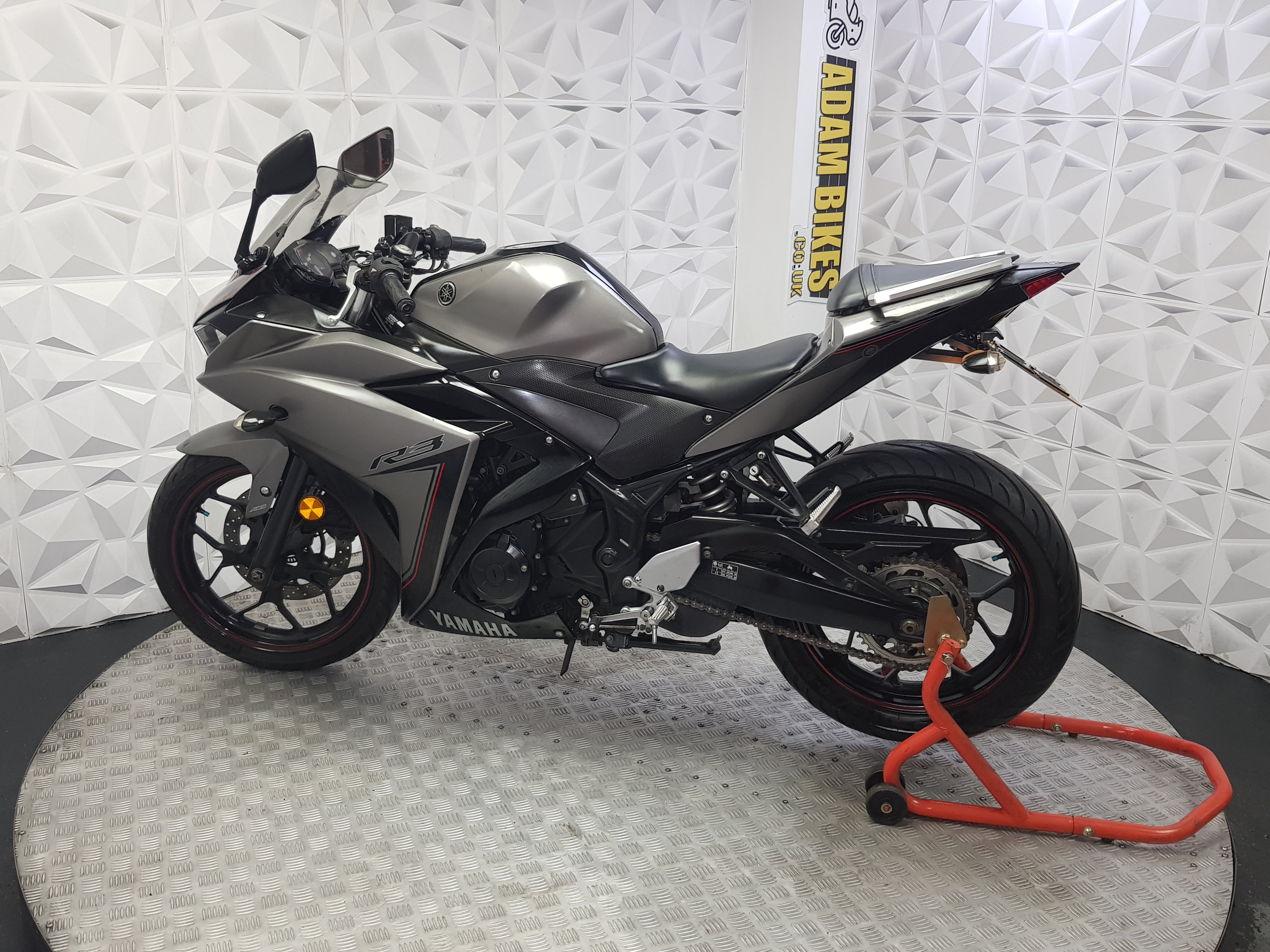 2017 YAMAHA R3 ABS