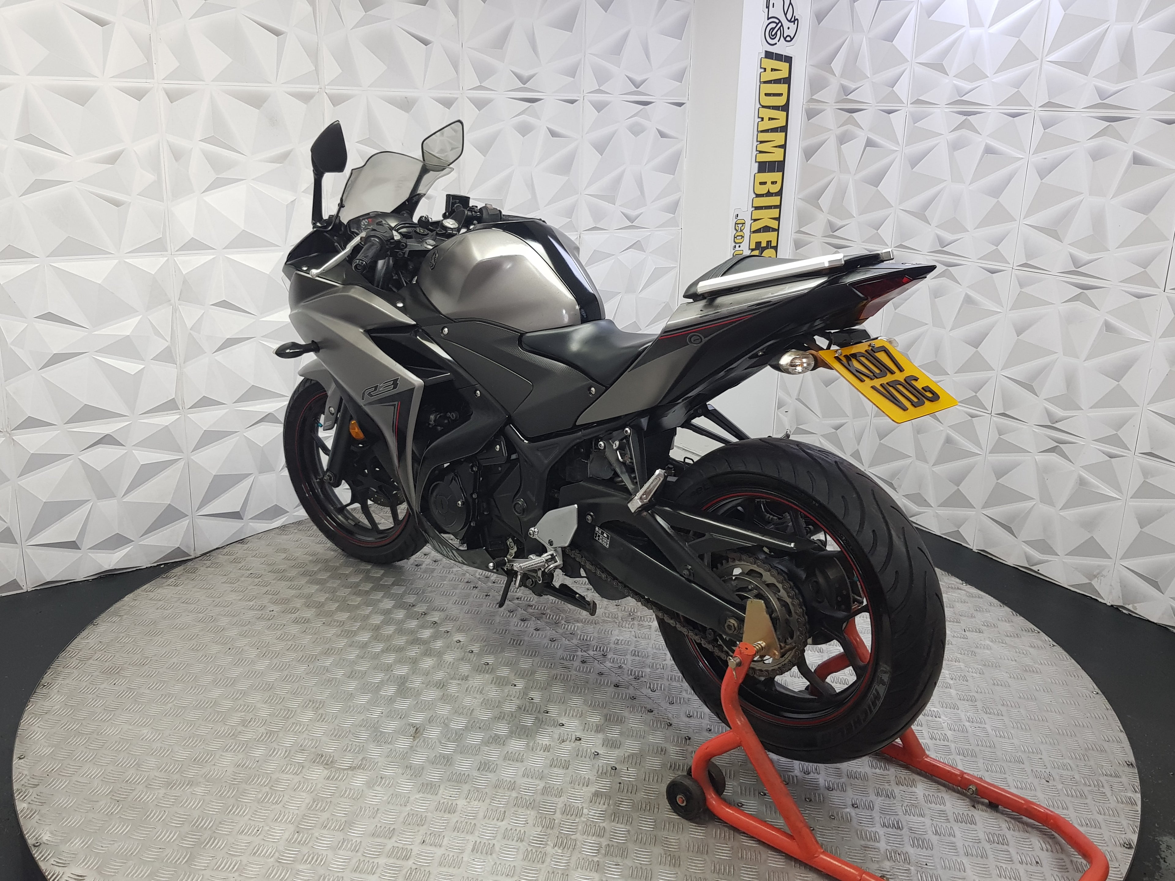 2017 YAMAHA R3 ABS