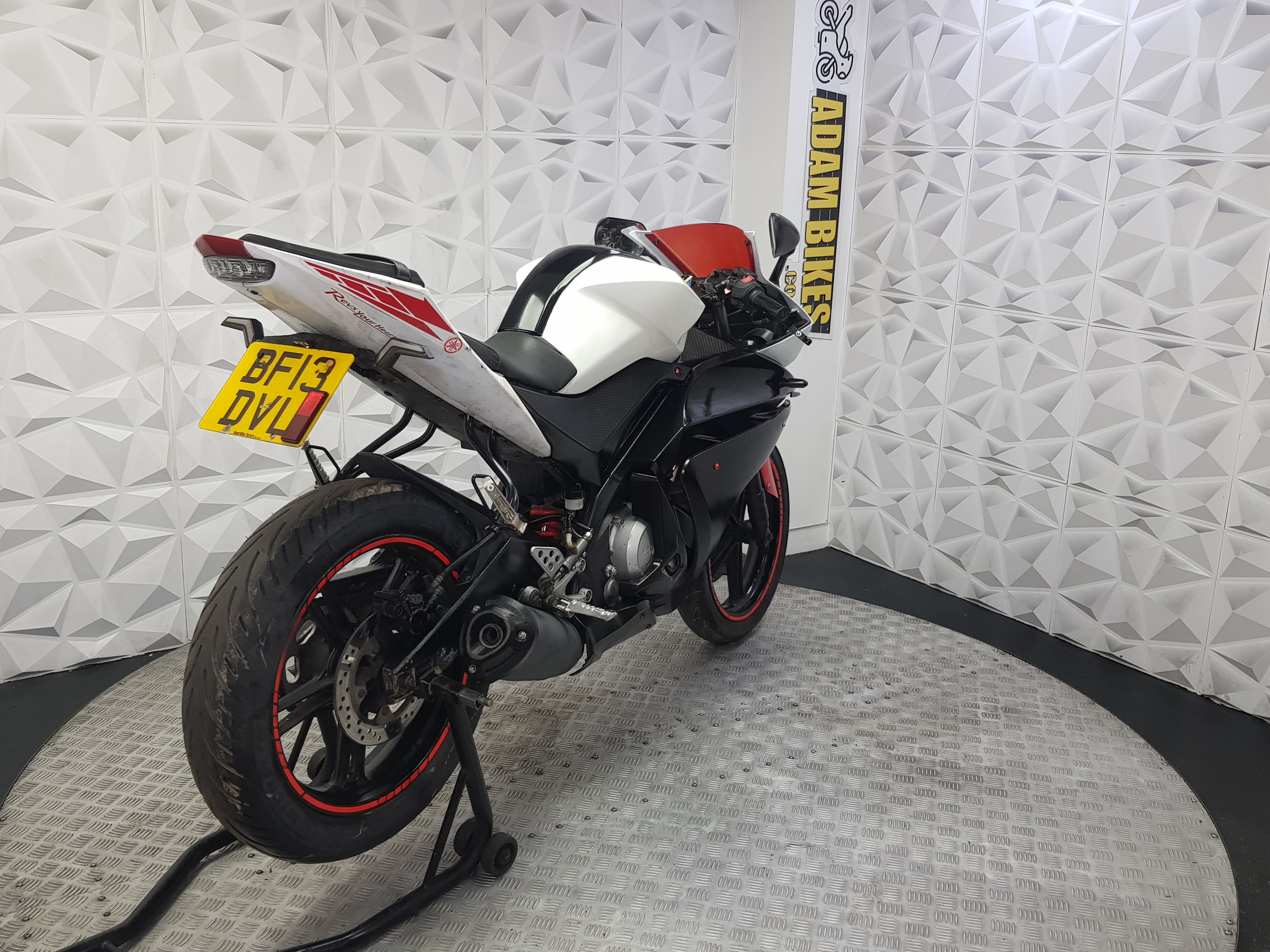 2013 YAMAHA YZF R125