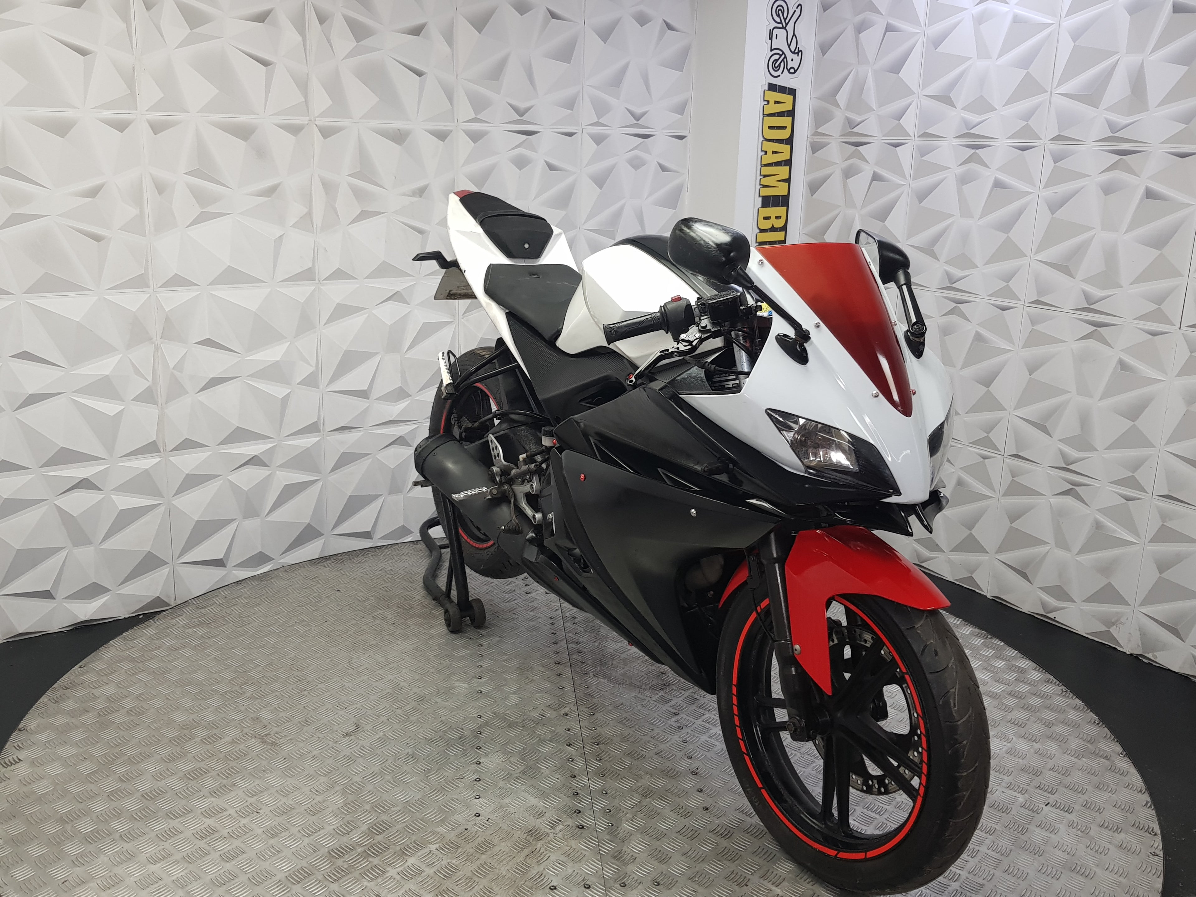 2013 YAMAHA YZF R125