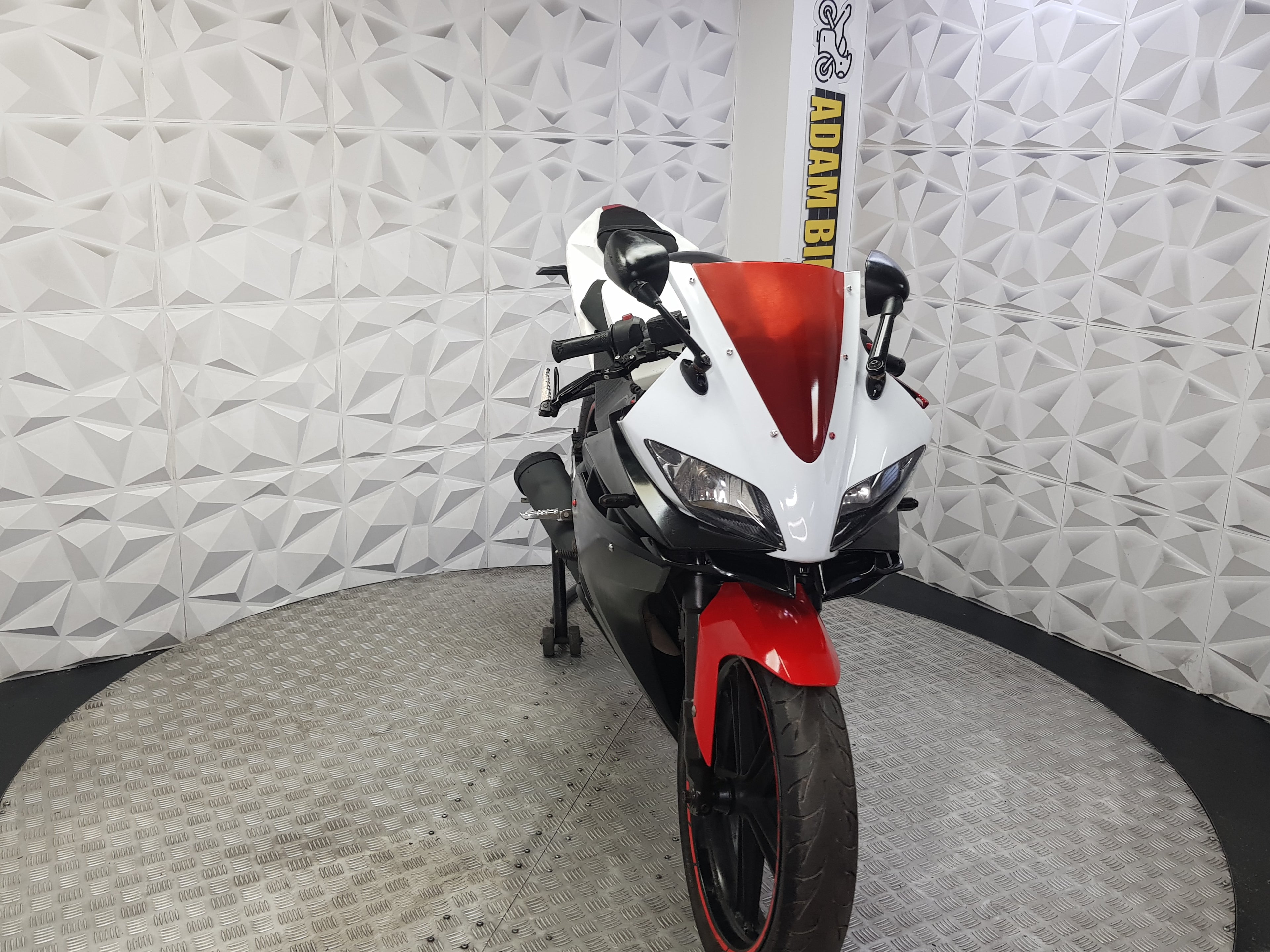 2013 YAMAHA YZF R125