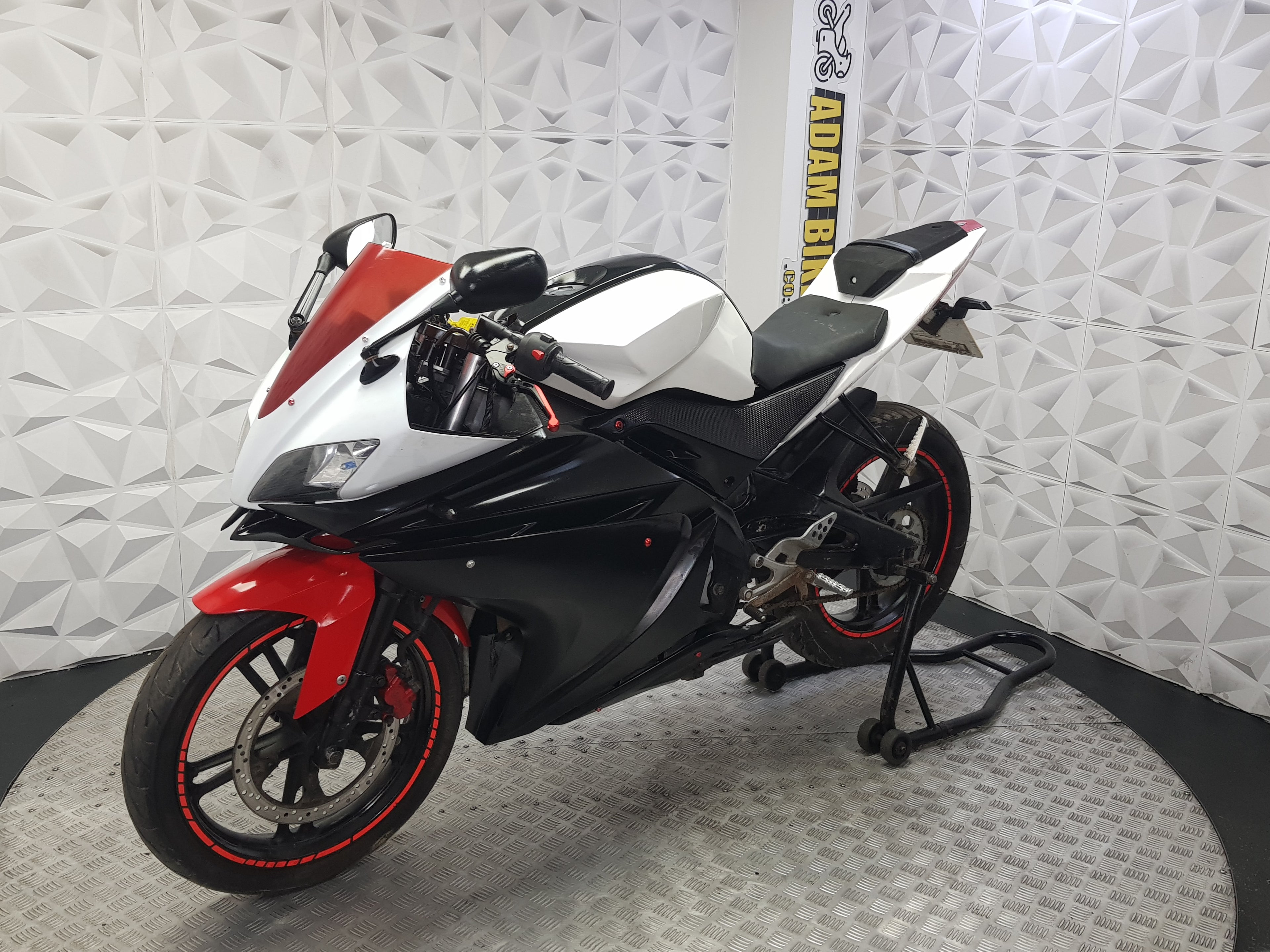 2013 YAMAHA YZF R125