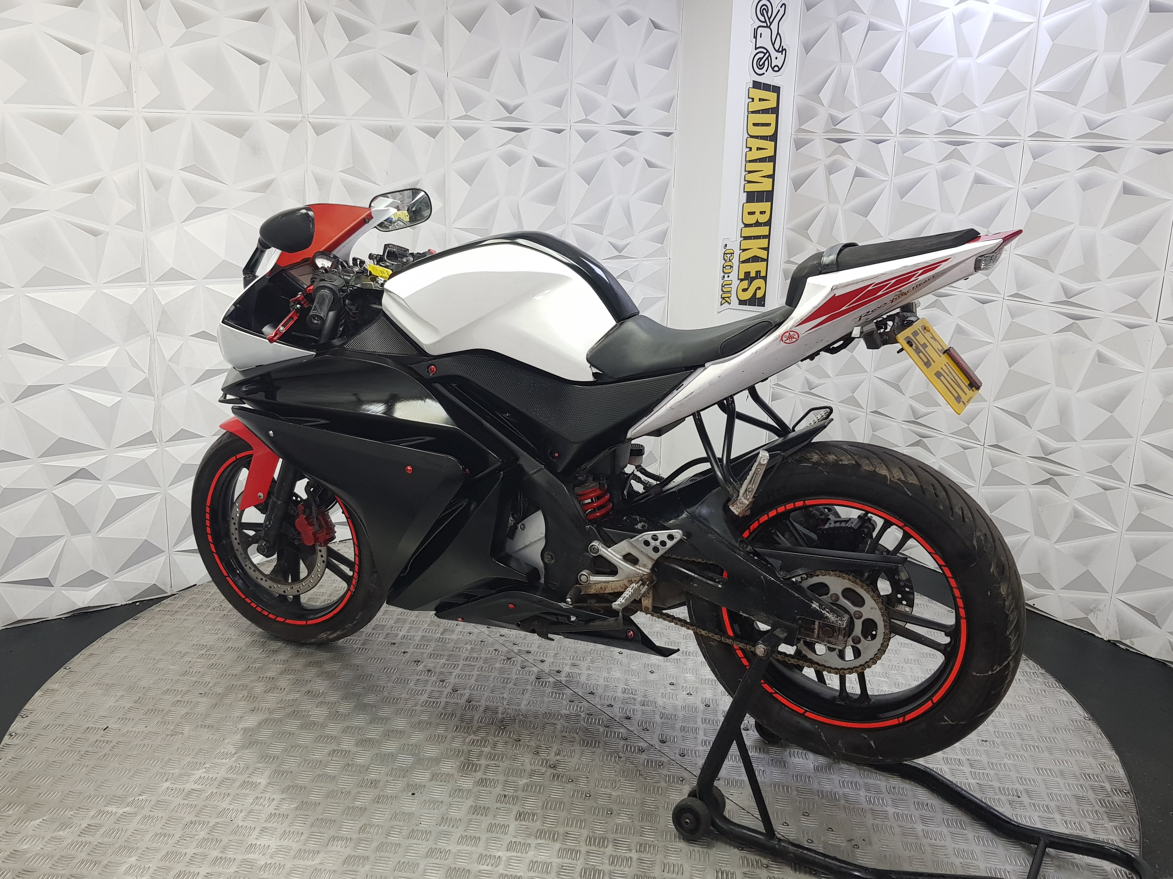 2013 YAMAHA YZF R125