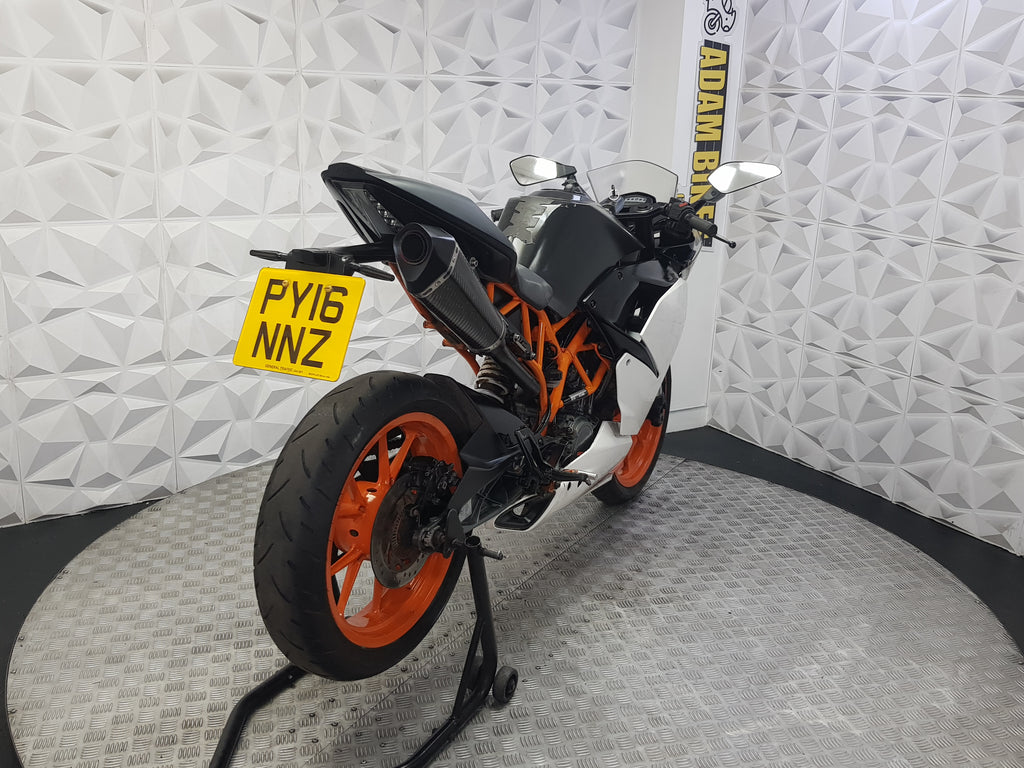 2016 KTM RC 125 16