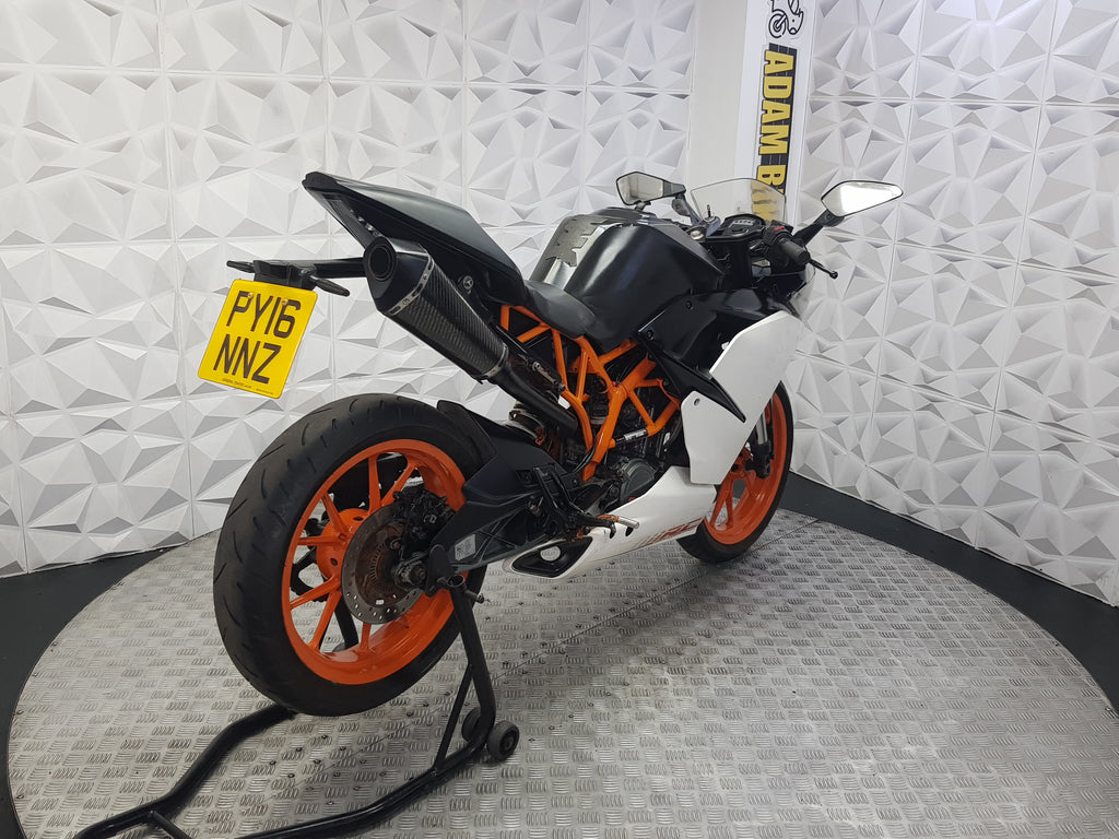 2016 KTM RC 125 16