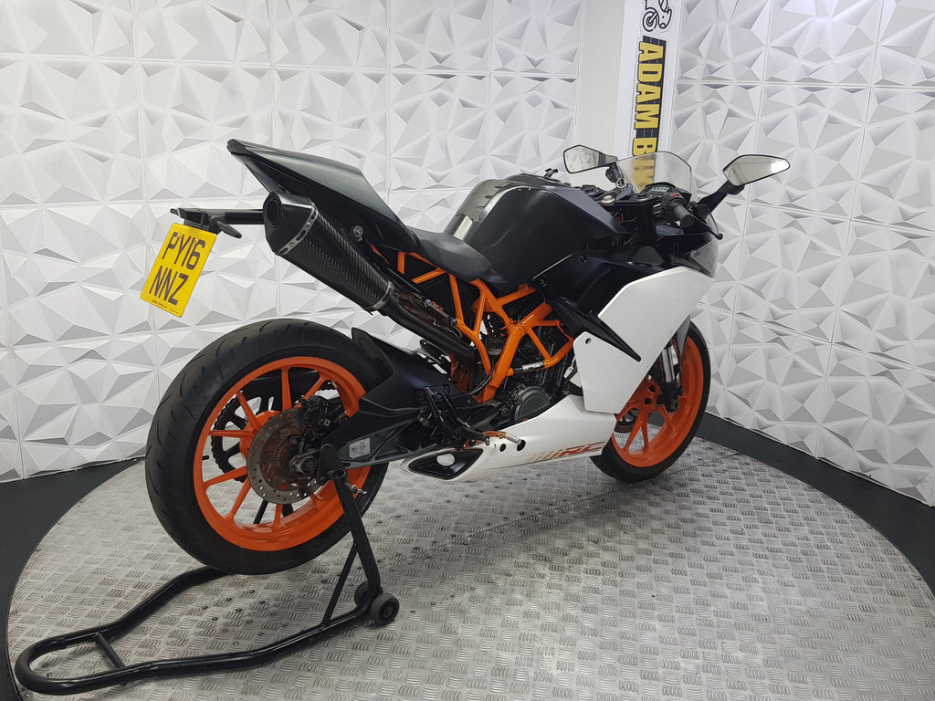 2016 KTM RC 125 16
