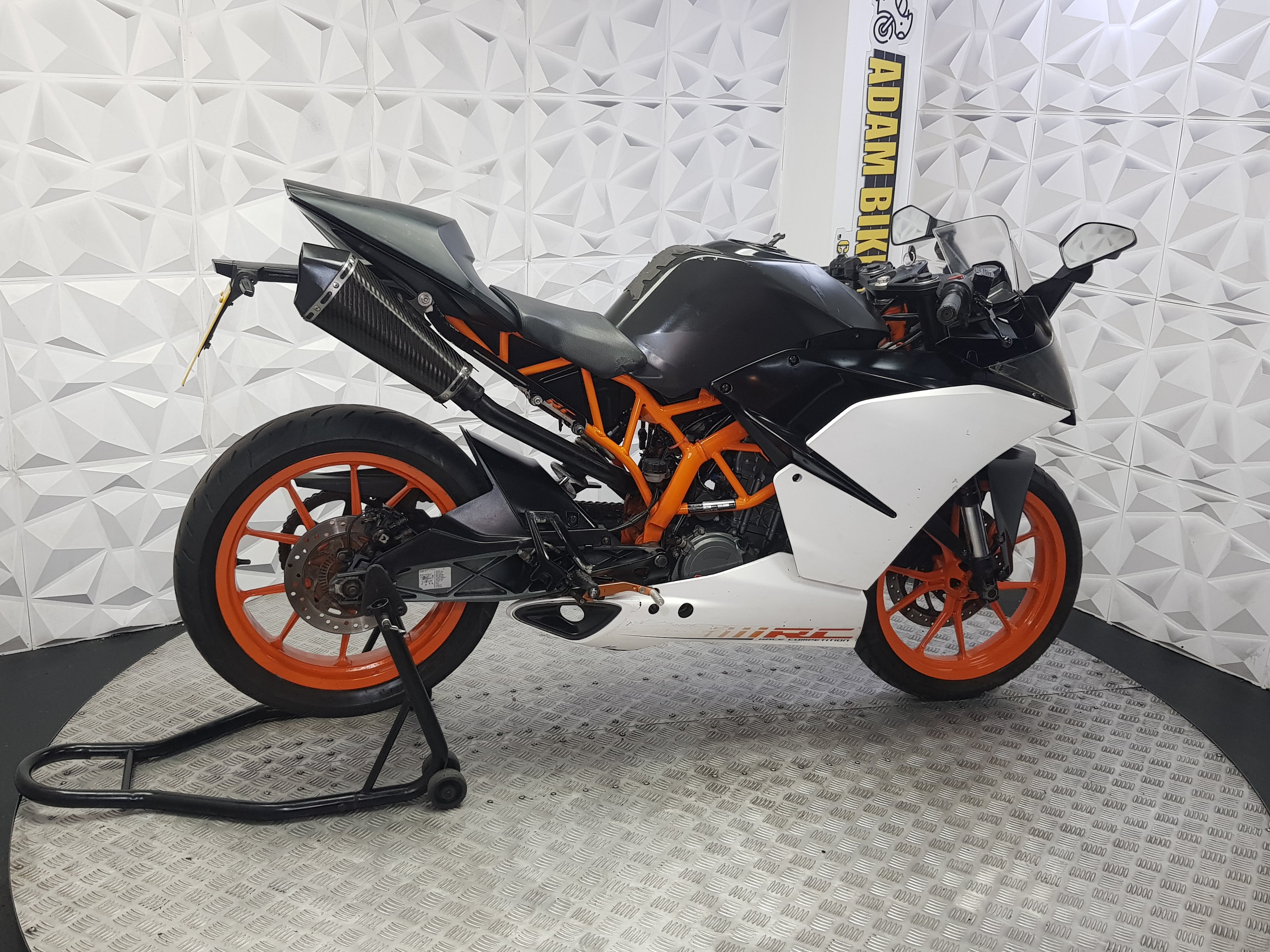 2016 KTM RC 125 16