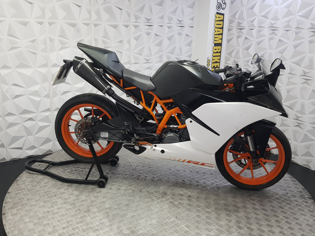 2016 KTM RC 125 16