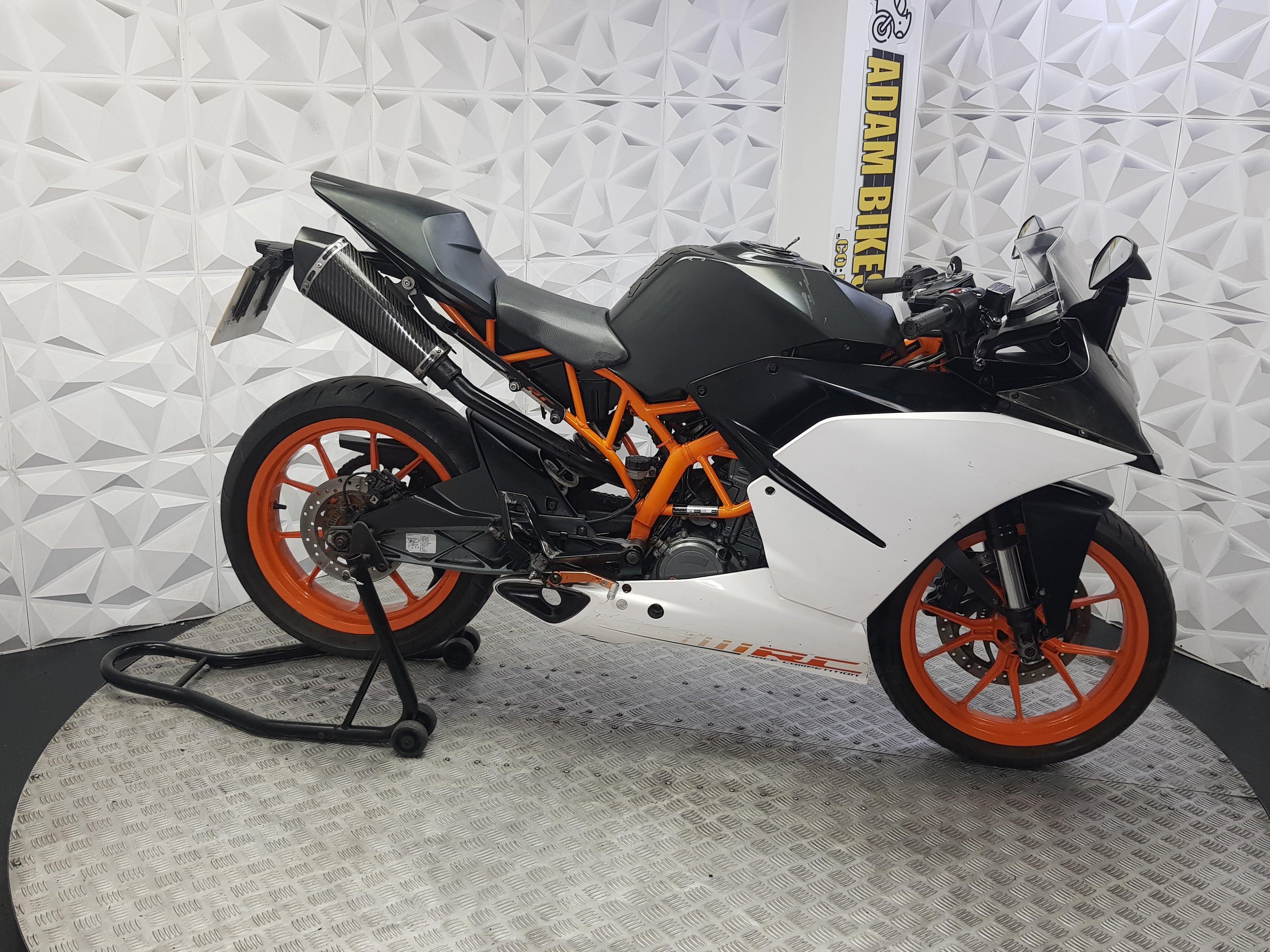 2016 KTM RC 125 16