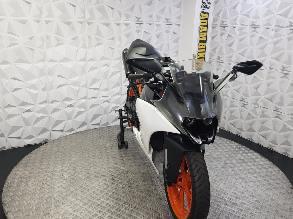 2016 KTM RC 125 16