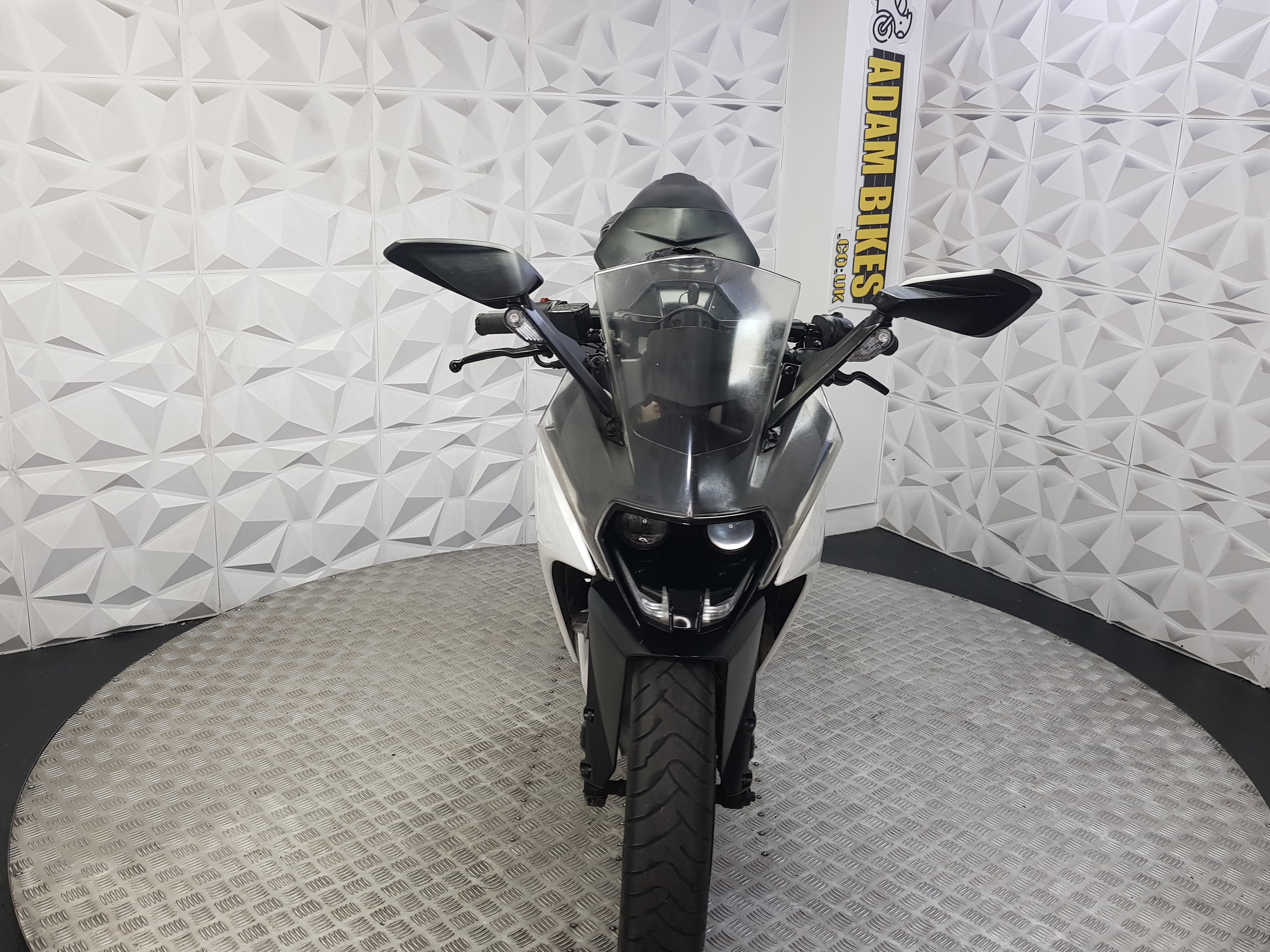 2016 KTM RC 125 16