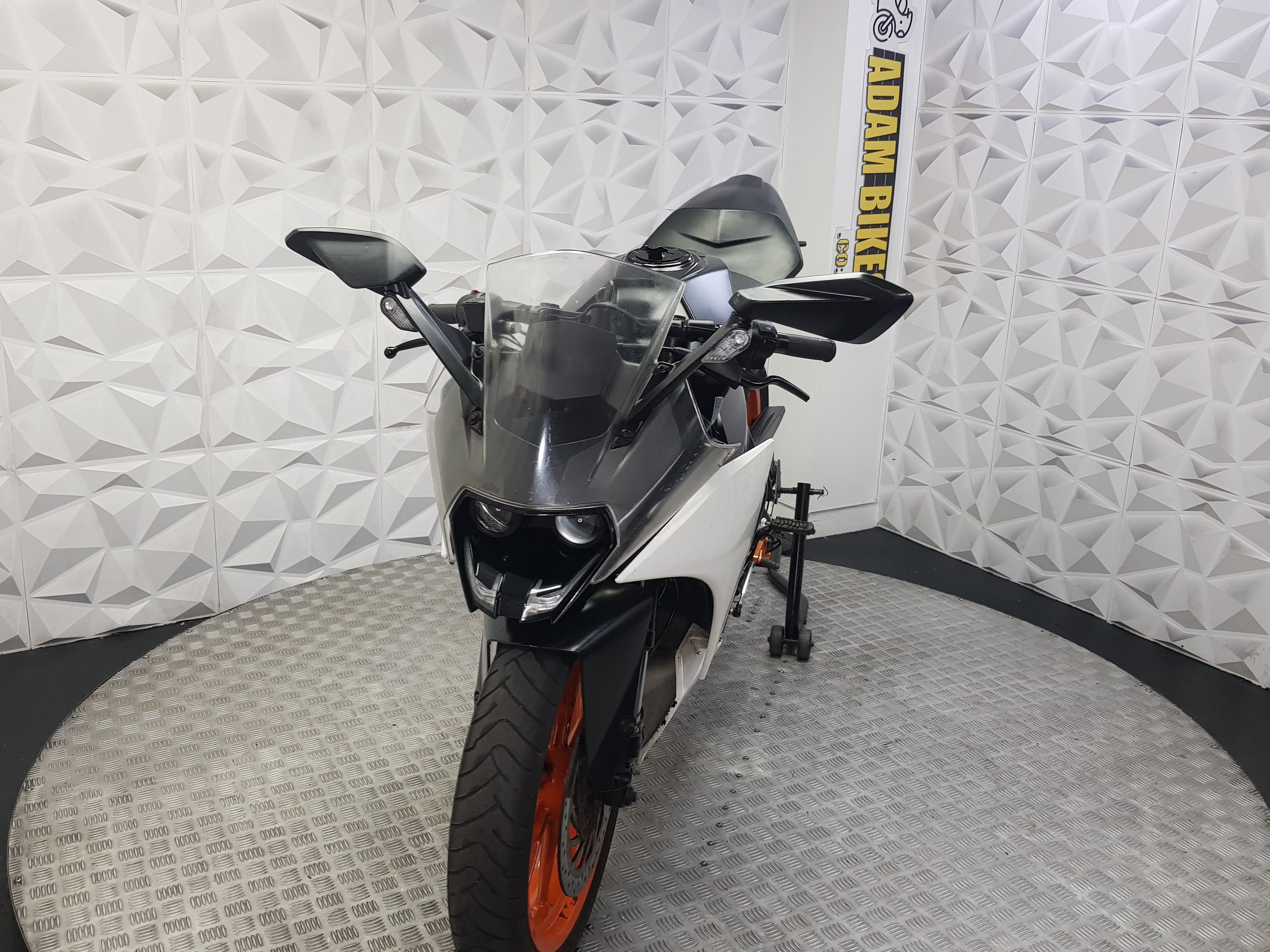 2016 KTM RC 125 16