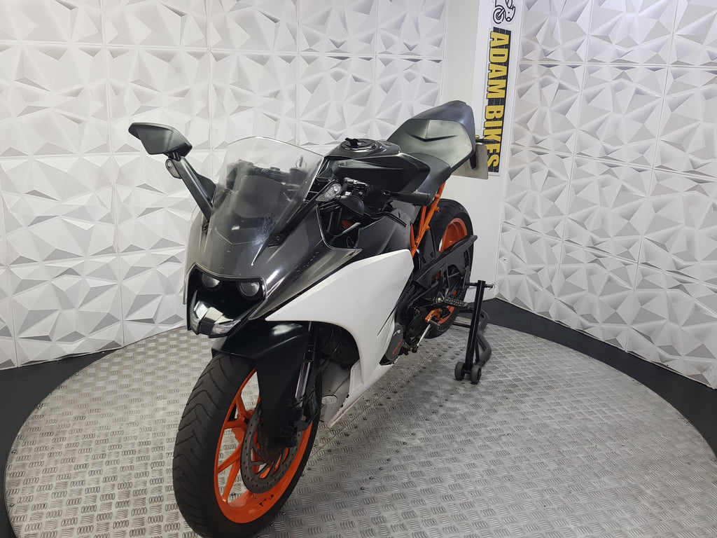2016 KTM RC 125 16