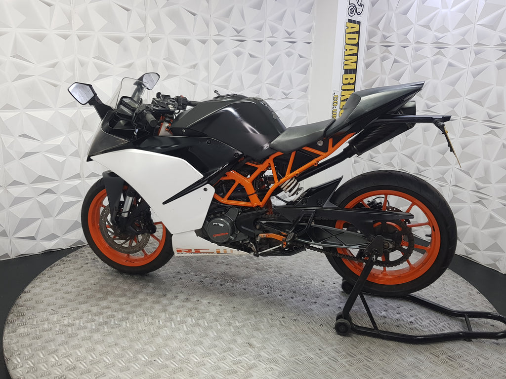 2016 KTM RC 125 16