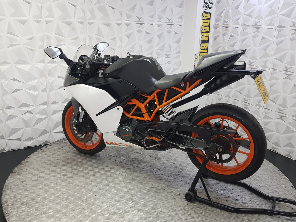 2016 KTM RC 125 16