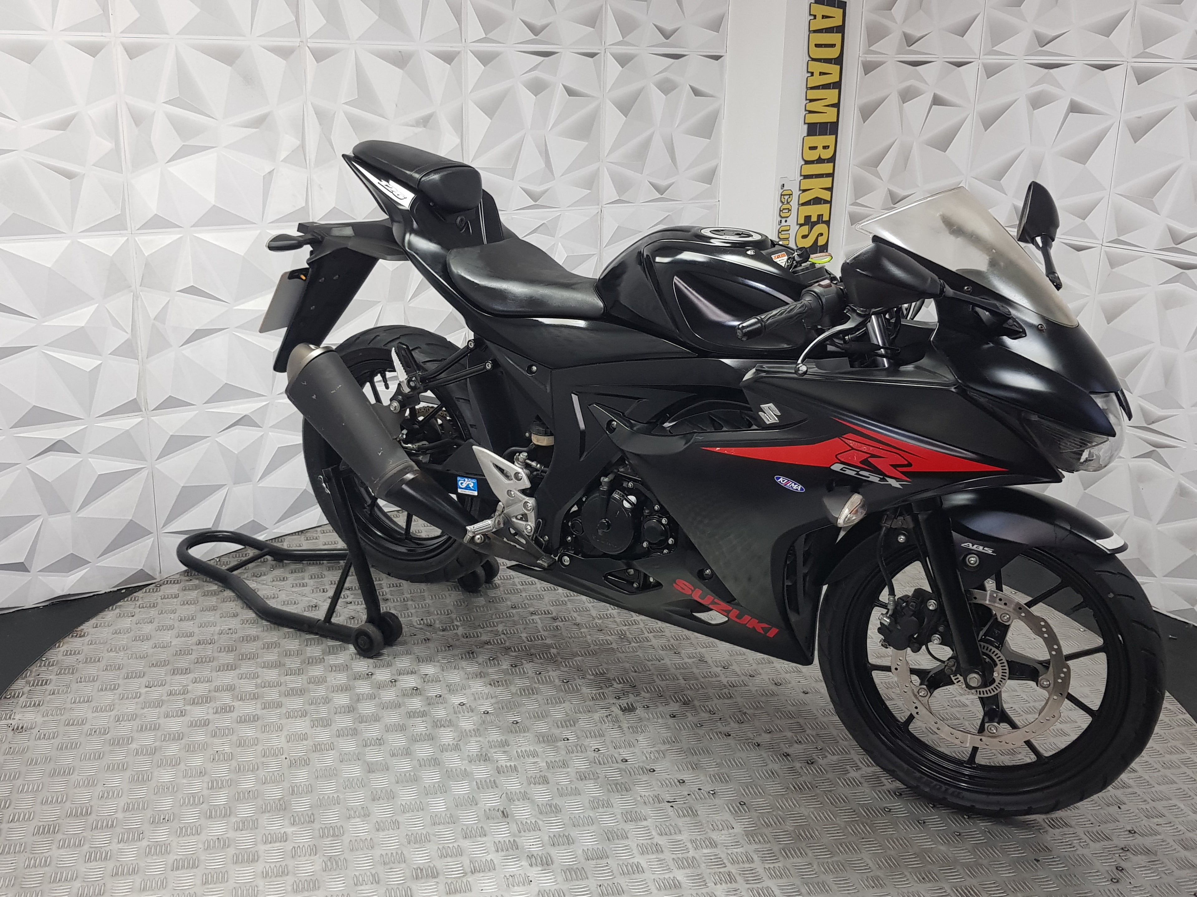 2018 SUZUKI GSXR125