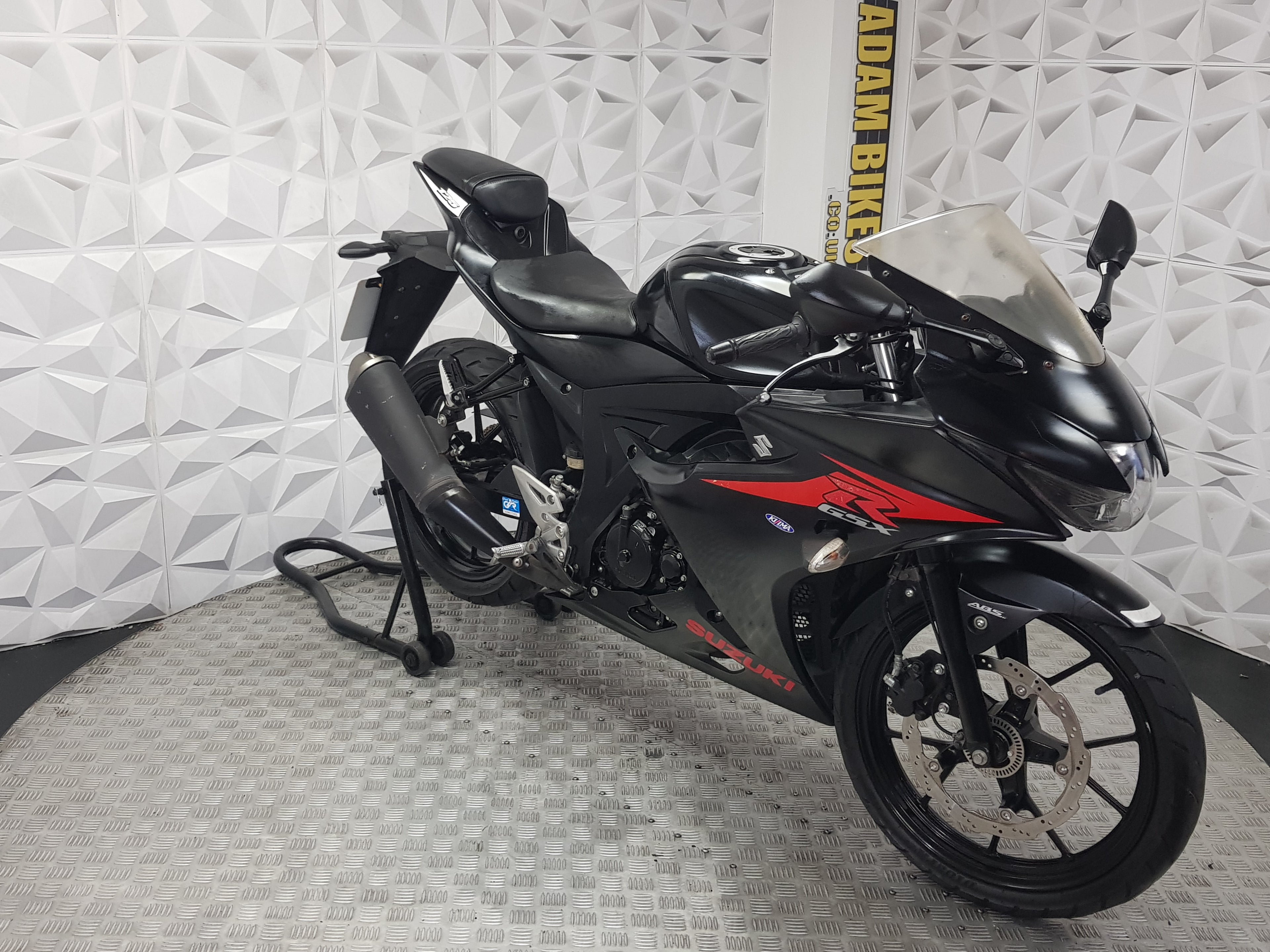2018 SUZUKI GSXR125