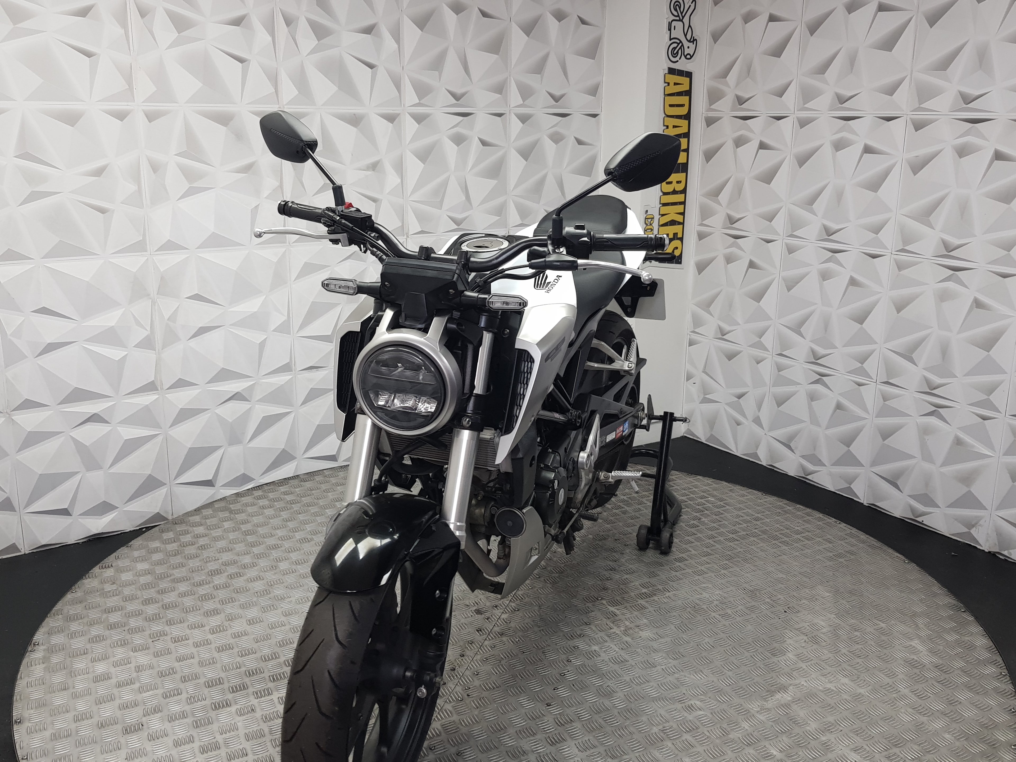 2018 HONDA CB125R