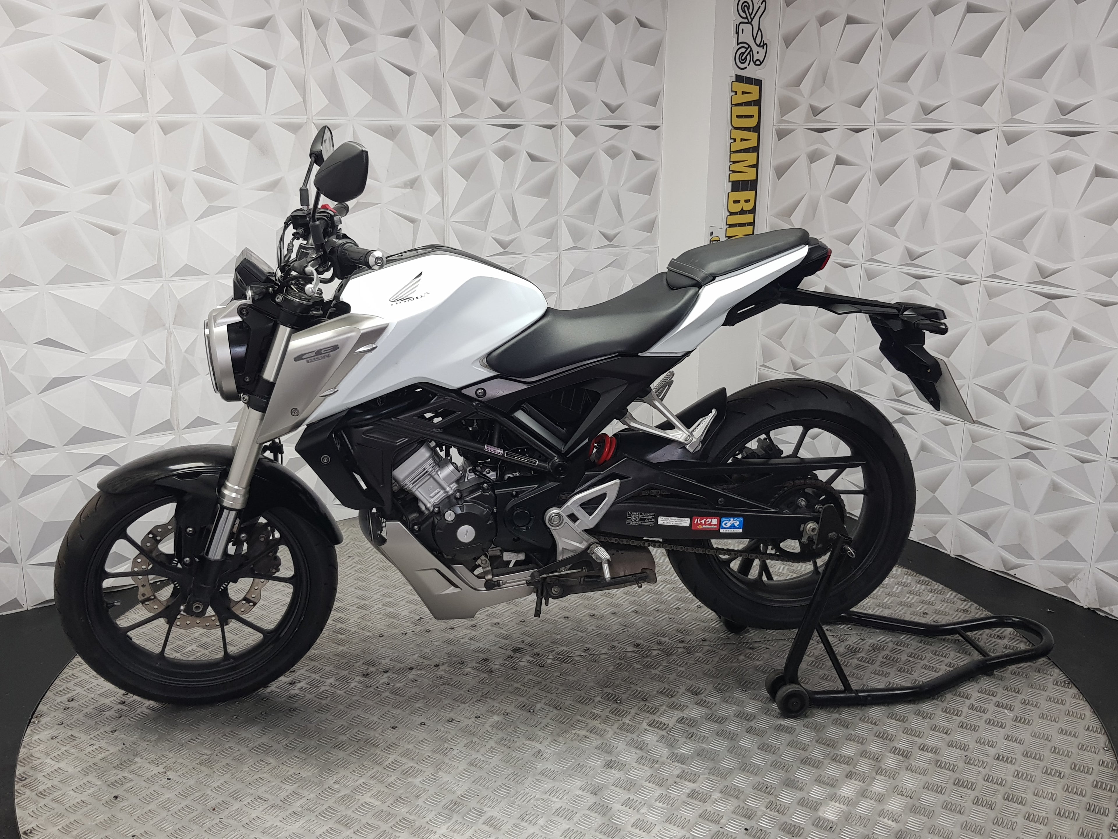 2018 HONDA CB125R