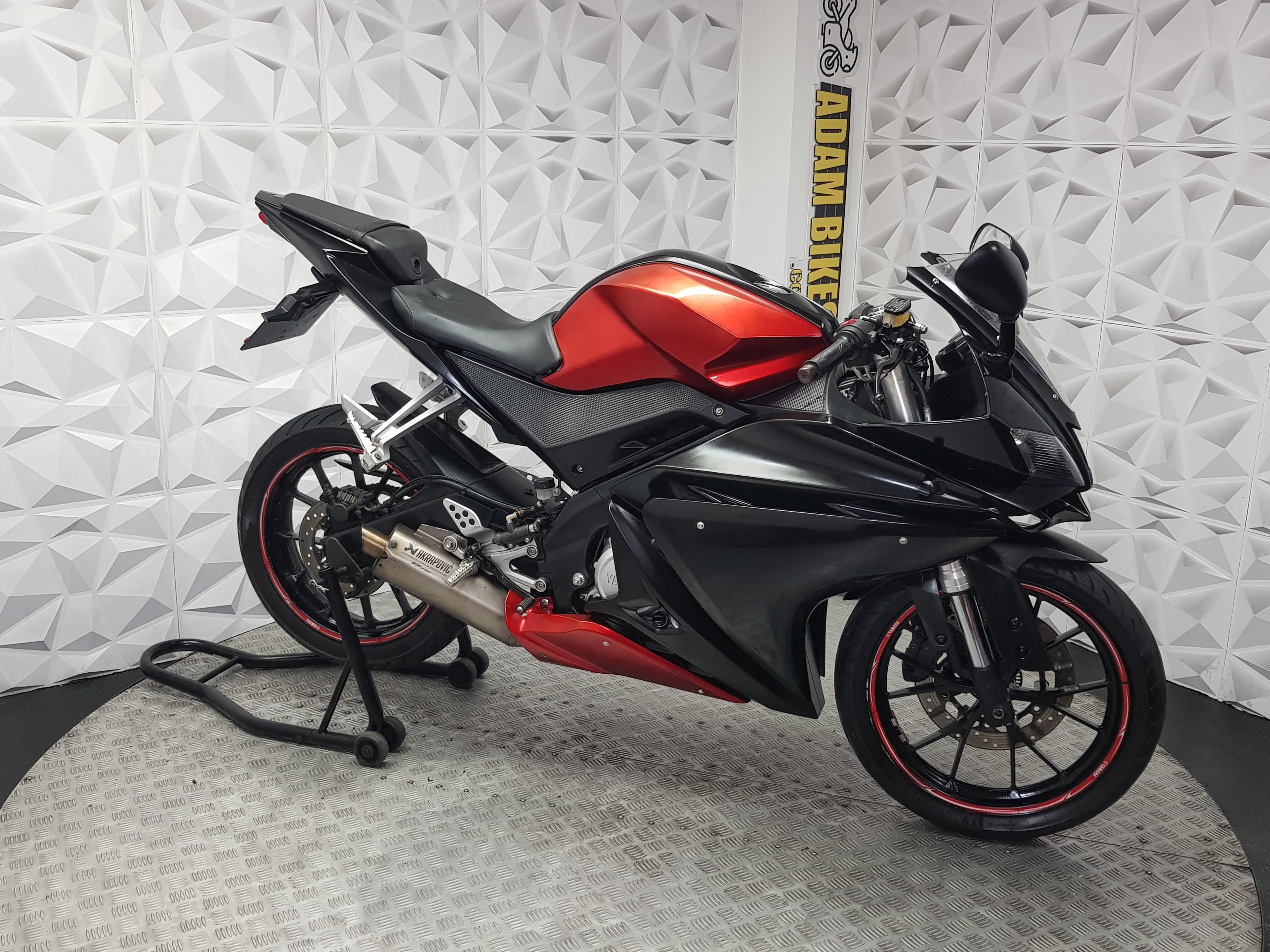 2015 YAMAHA YZF R125 ABS