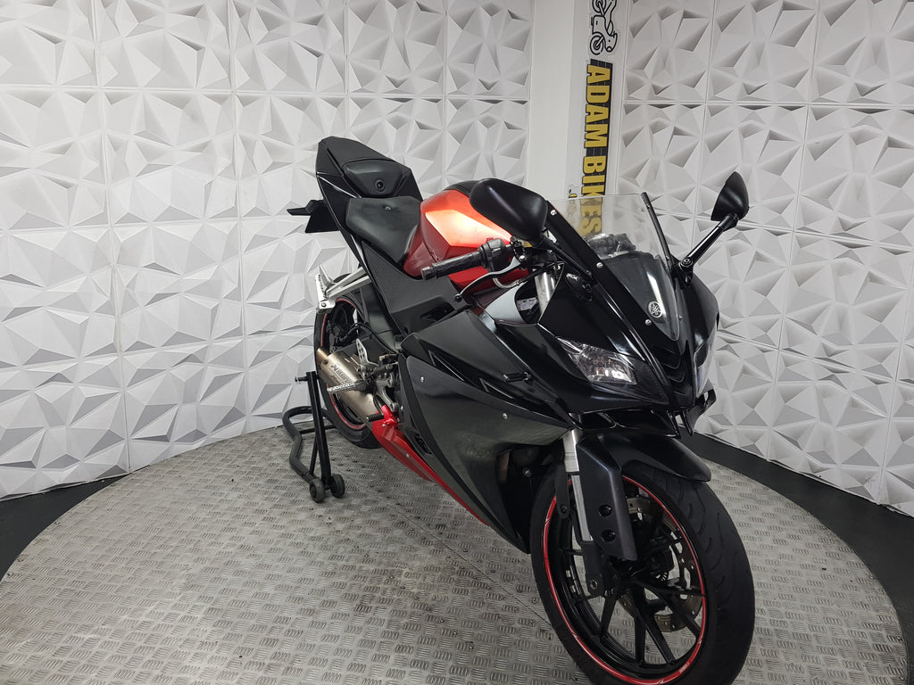 2015 YAMAHA YZF R125 ABS