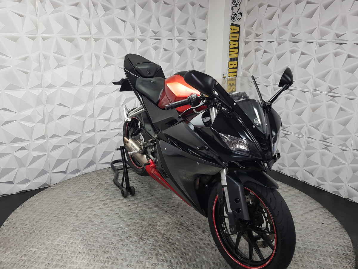 2015 YAMAHA YZF R125 ABS