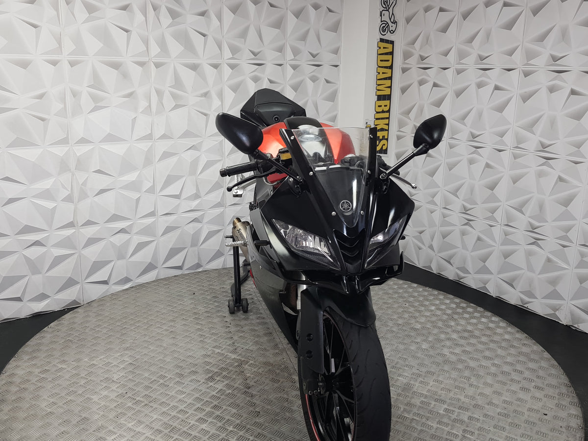 2015 YAMAHA YZF R125 ABS