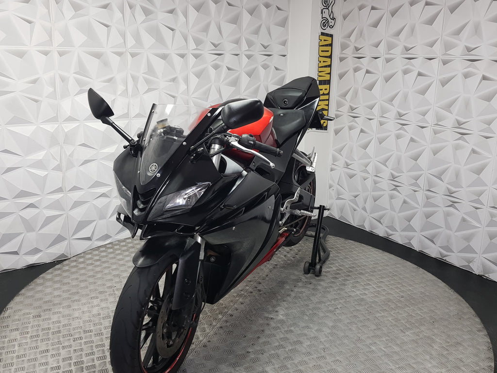 2015 YAMAHA YZF R125 ABS