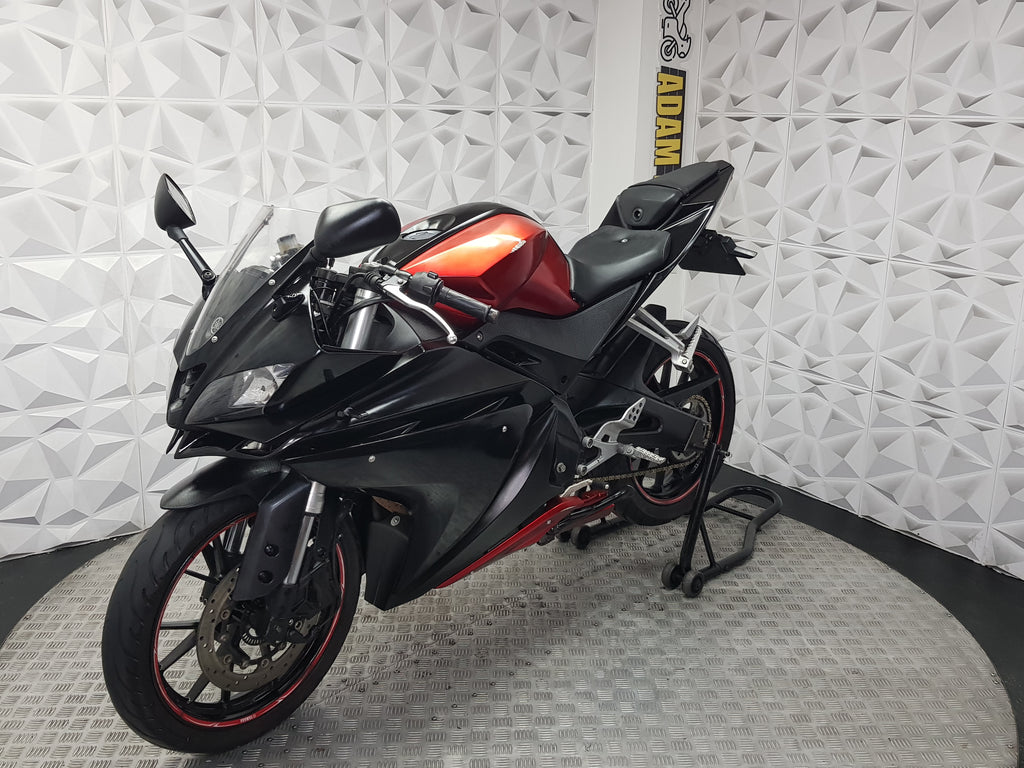 2015 YAMAHA YZF R125 ABS