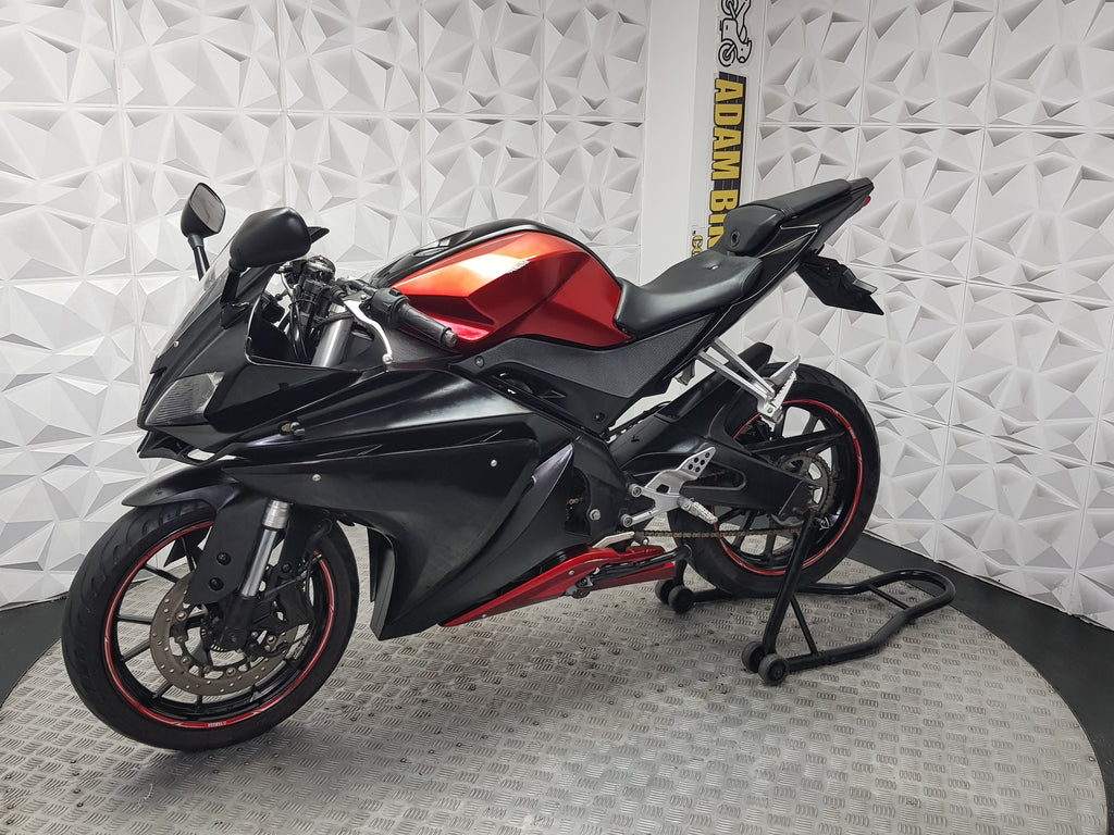 2015 YAMAHA YZF R125 ABS