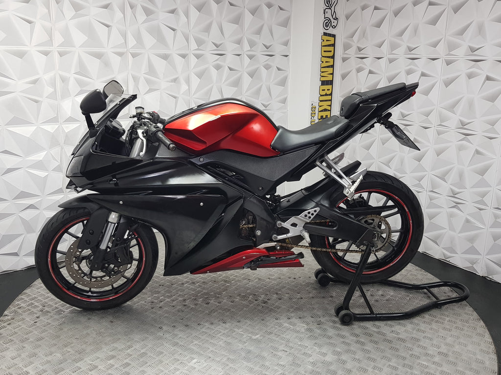 2015 YAMAHA YZF R125 ABS